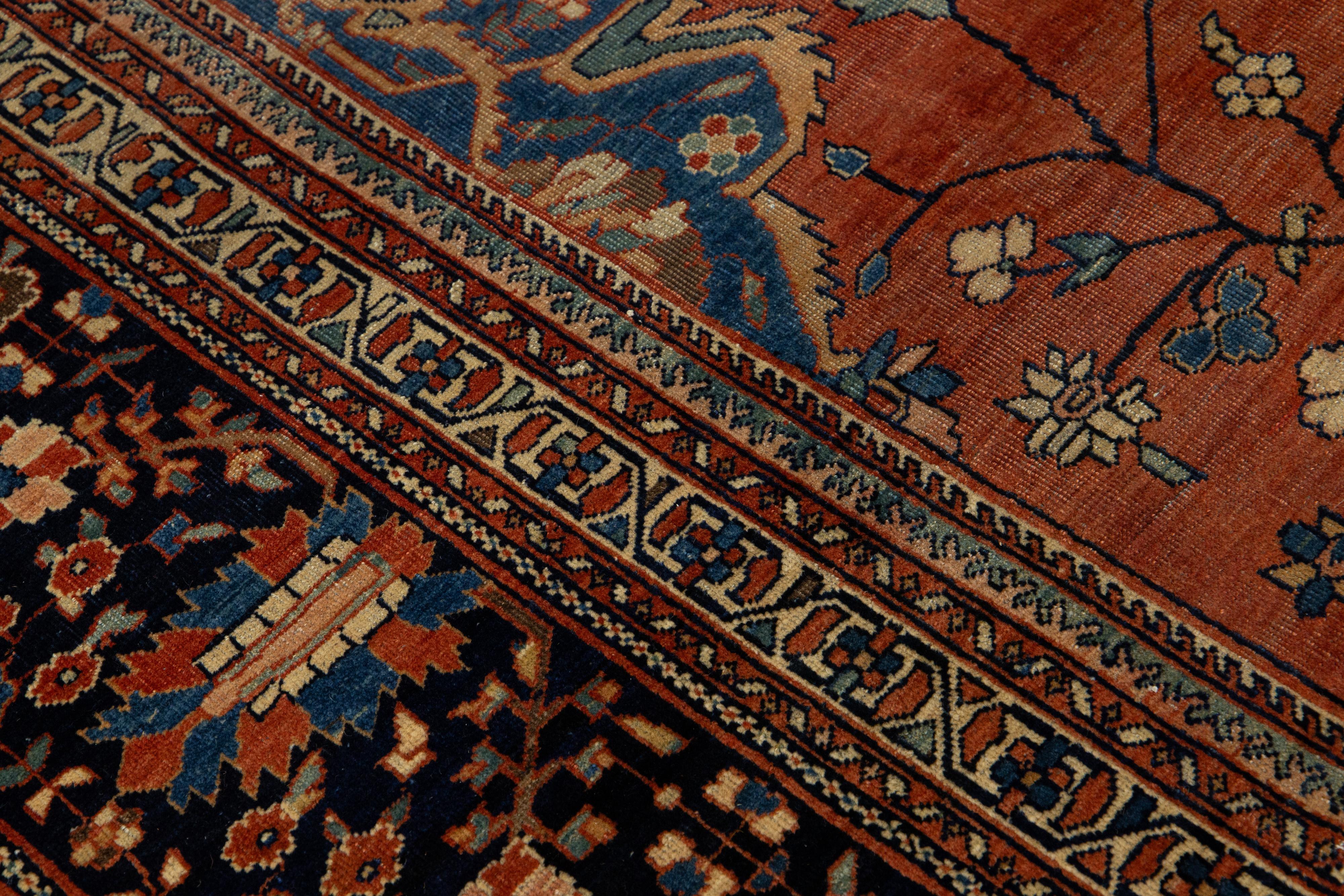 Perse Tapis persan ancien Farahan des années 1880, fabriqué à la main en rouille avec motif de médaillon en vente
