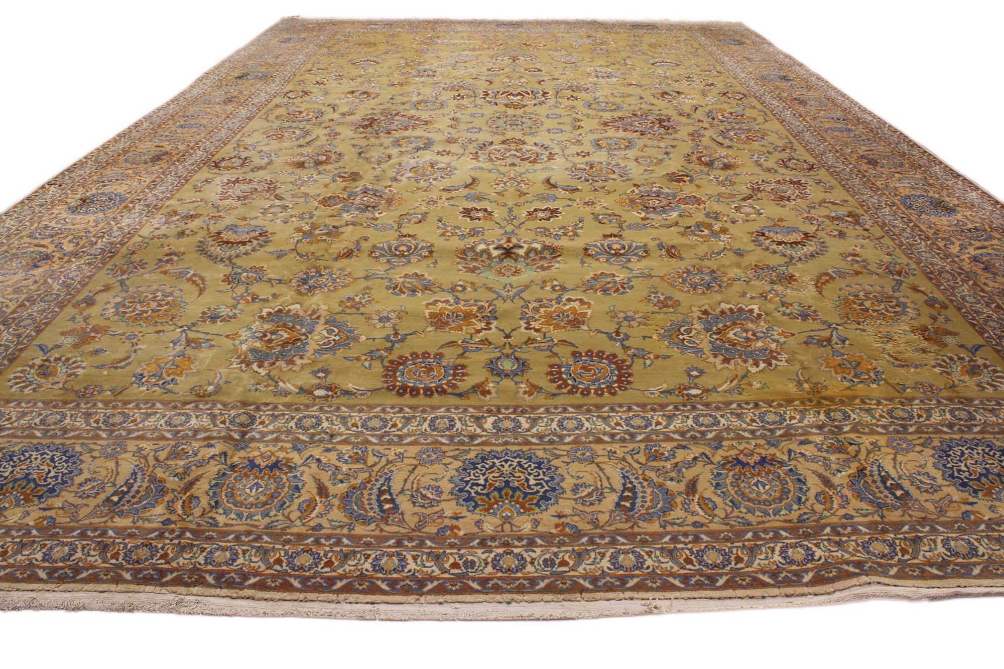 Antiker persischer Kashan-Teppich aus den 1880er Jahren, biophiles Design trifft auf erdige Eleganz (Kaschan) im Angebot