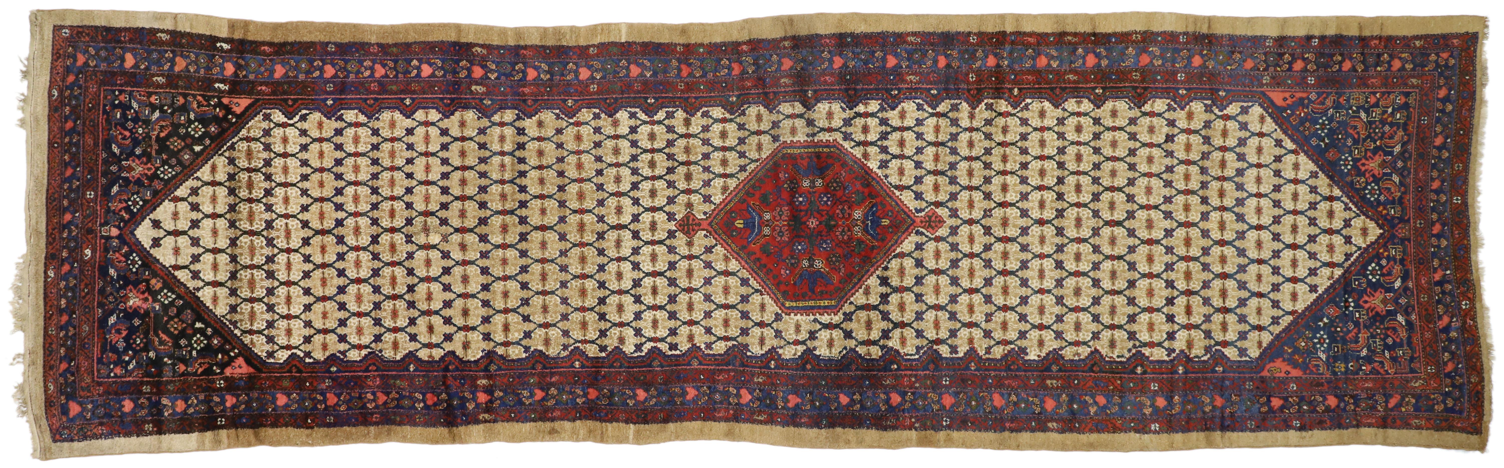 Late 19th Century Rare Antique Persian Malayer Carpet with Traditional Style For Sale 3