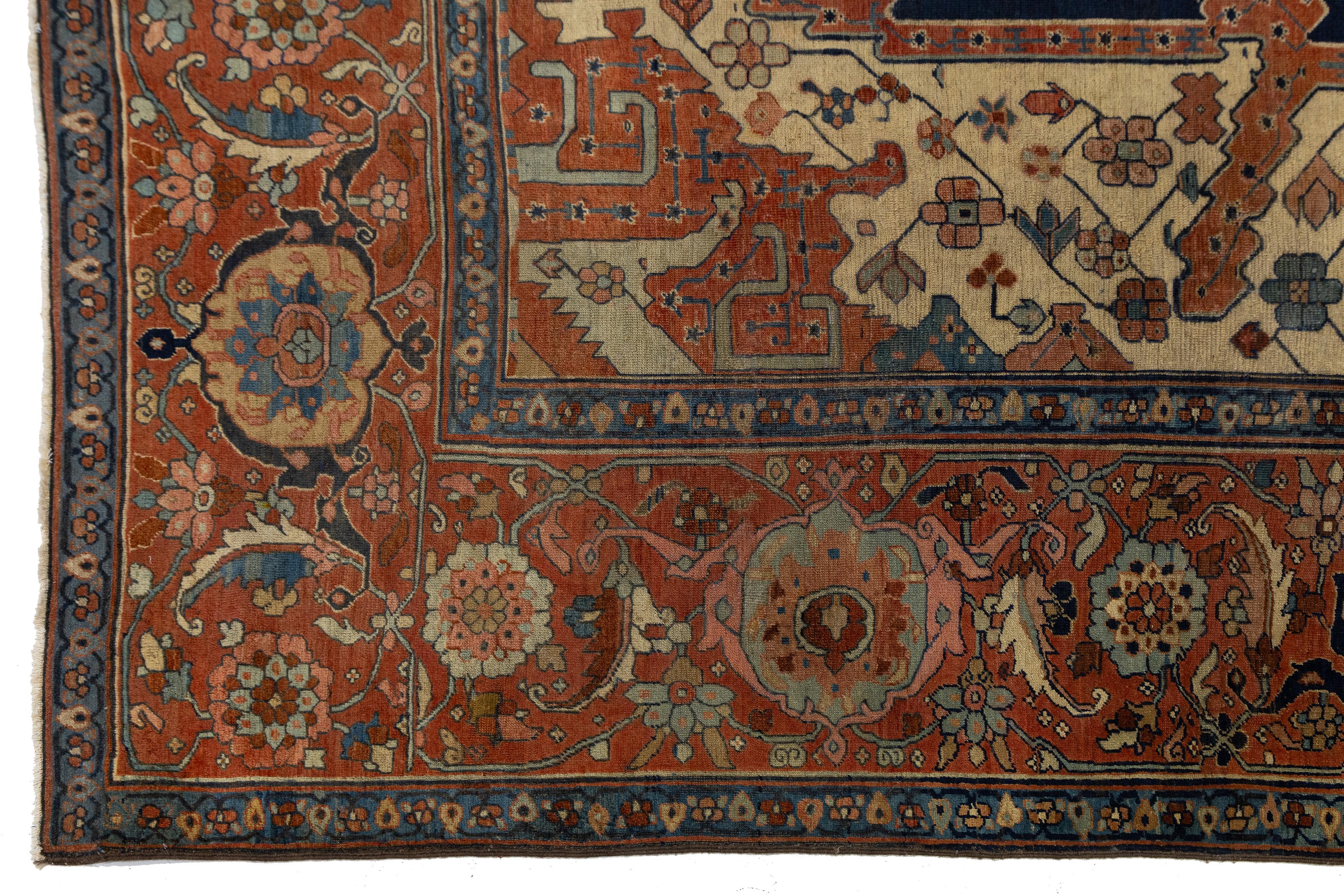 Antiker persischer Serapi-Teppich aus blauer Wolle mit Medaillon-Design aus den 1880er Jahren (19. Jahrhundert) im Angebot