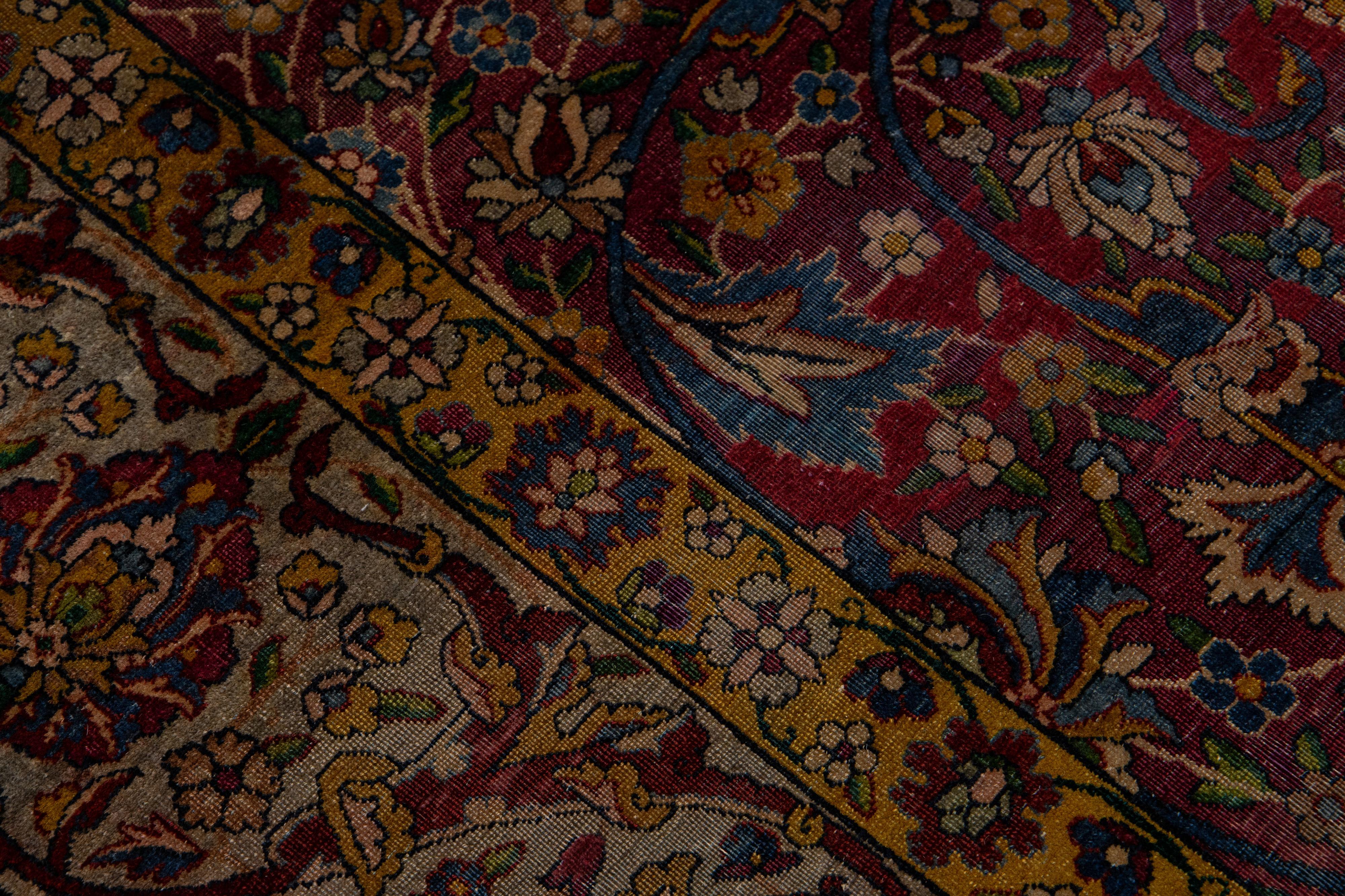 Tappeto antico in lana persiana Tabriz del 1880 con classico disegno floreale in rosso in vendita 3