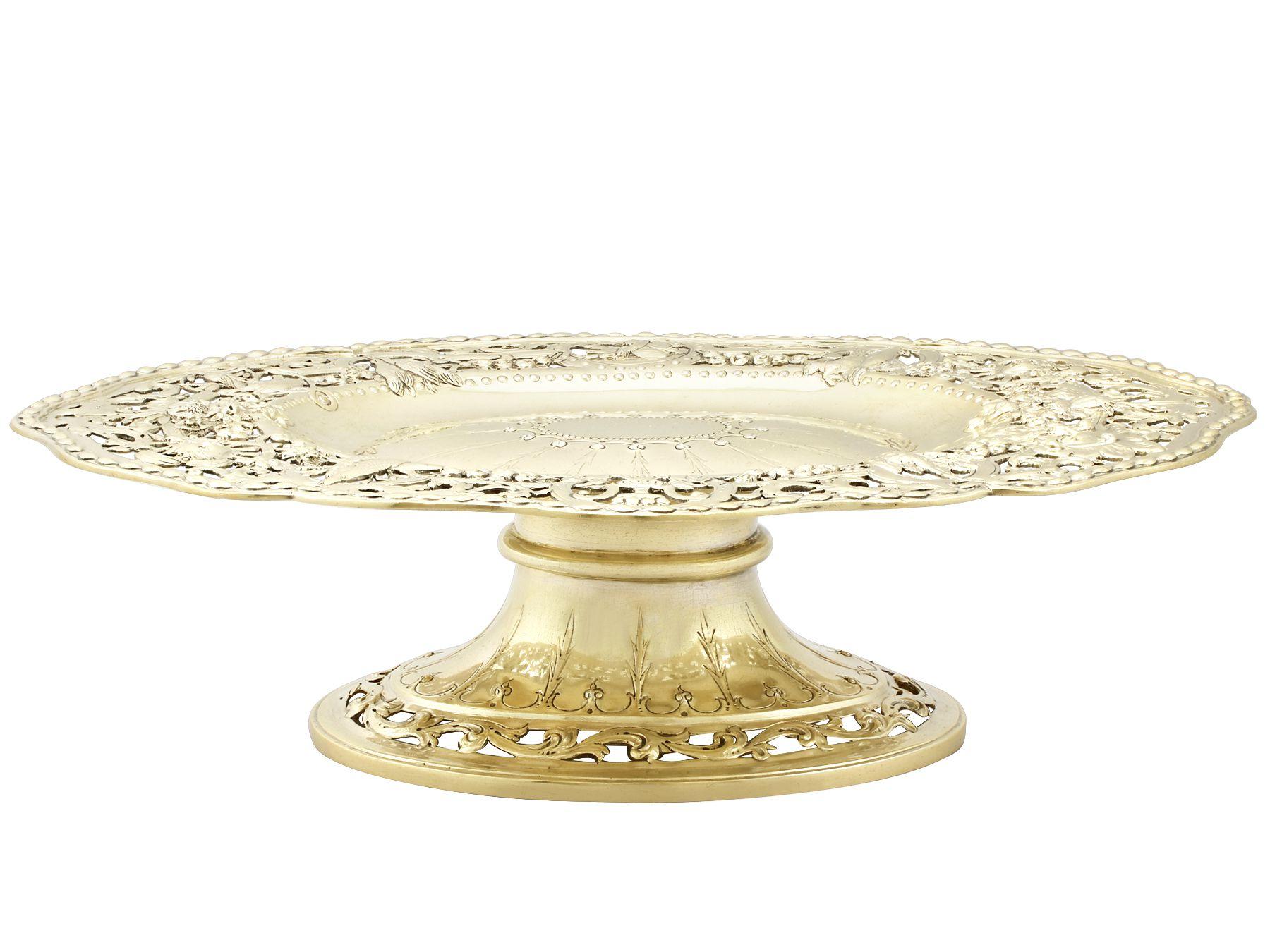 Anglais Tazzas / Centres de table victoriens anciens des années 1880 en argent sterling doré en vente