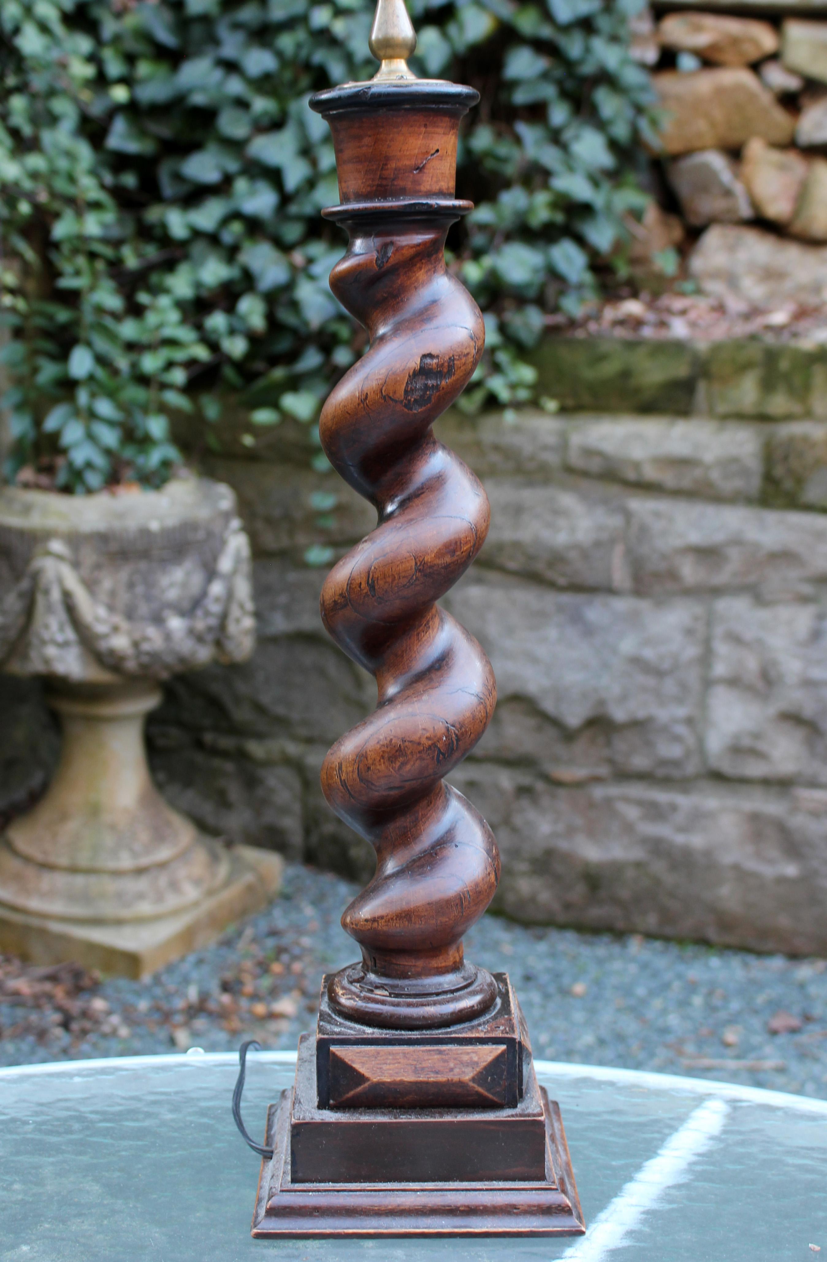 1880s Barley Walnut Twist Lamp In Good Condition In Chapel Hill, NC