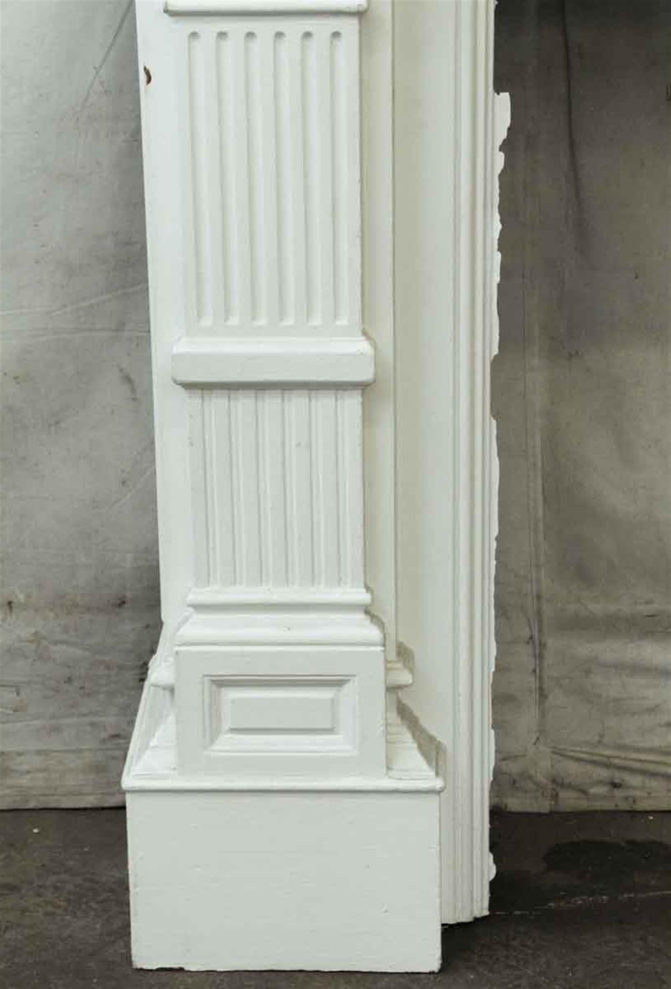 1880s Baroque Style White Antique Wooden Mantel In Good Condition In New York, NY
