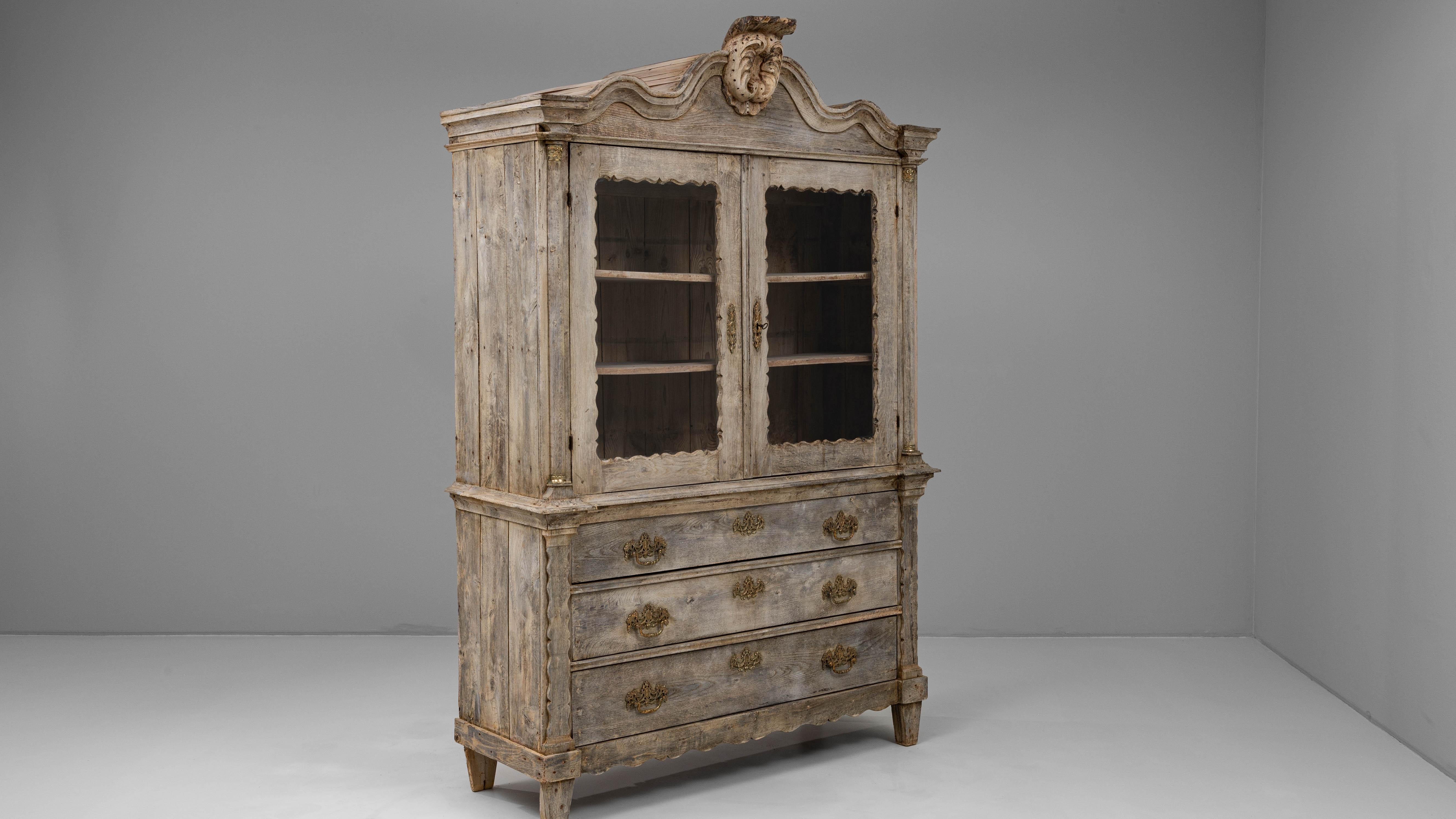 1880s Belgian Louis XVI-Style Oak Vitrine in vendita 2