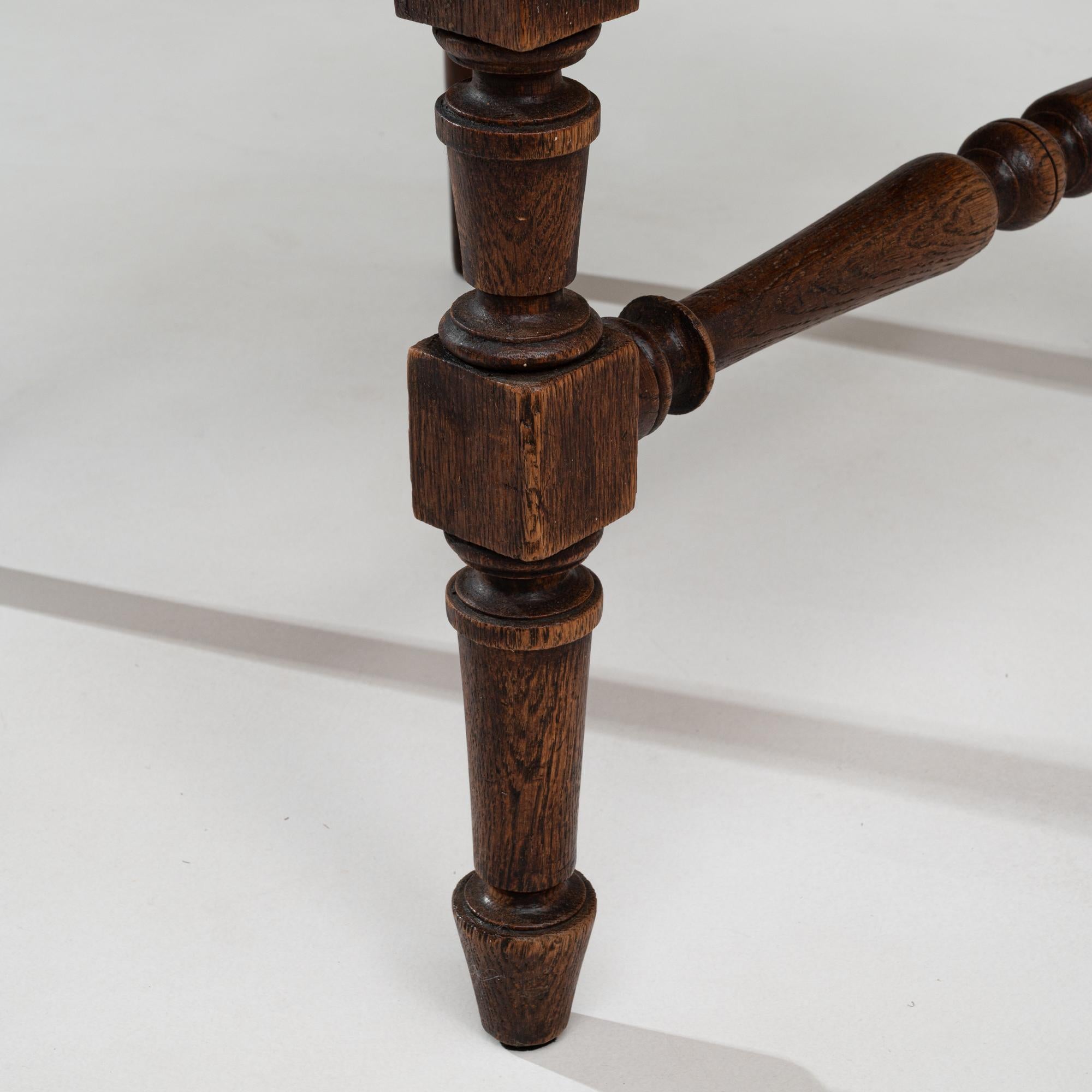 Belgischer Regency-Sessel aus Holz mit geschnitzten Löwenköpfen aus den 1880er Jahren im Angebot 6