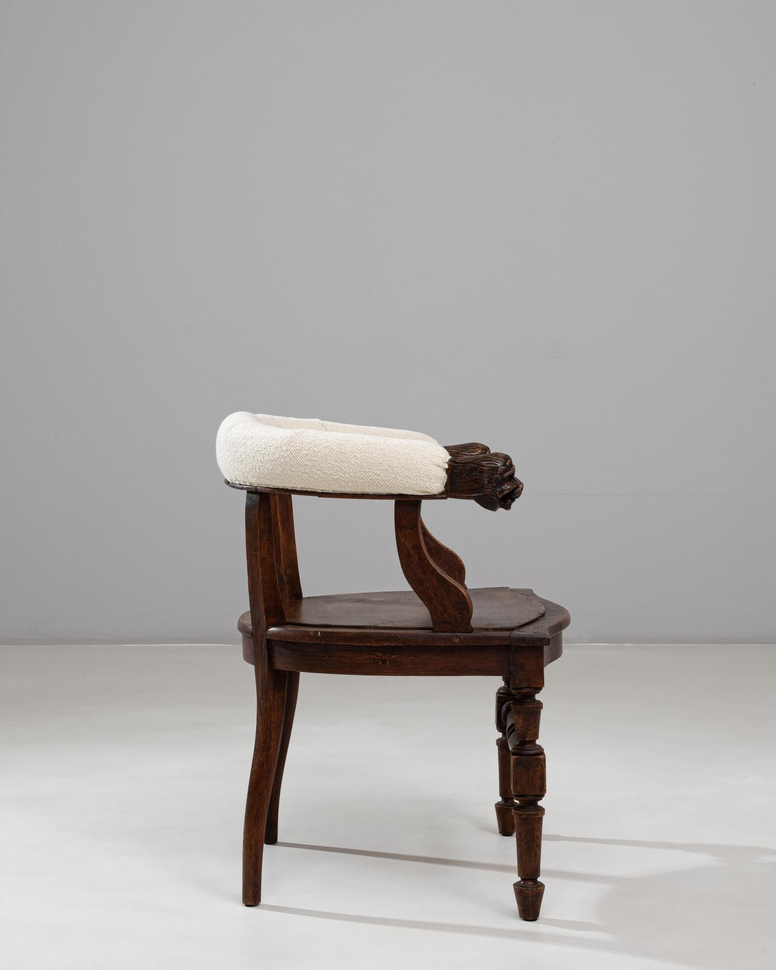 Belgischer Regency-Sessel aus Holz mit geschnitzten Löwenköpfen aus den 1880er Jahren (19. Jahrhundert) im Angebot