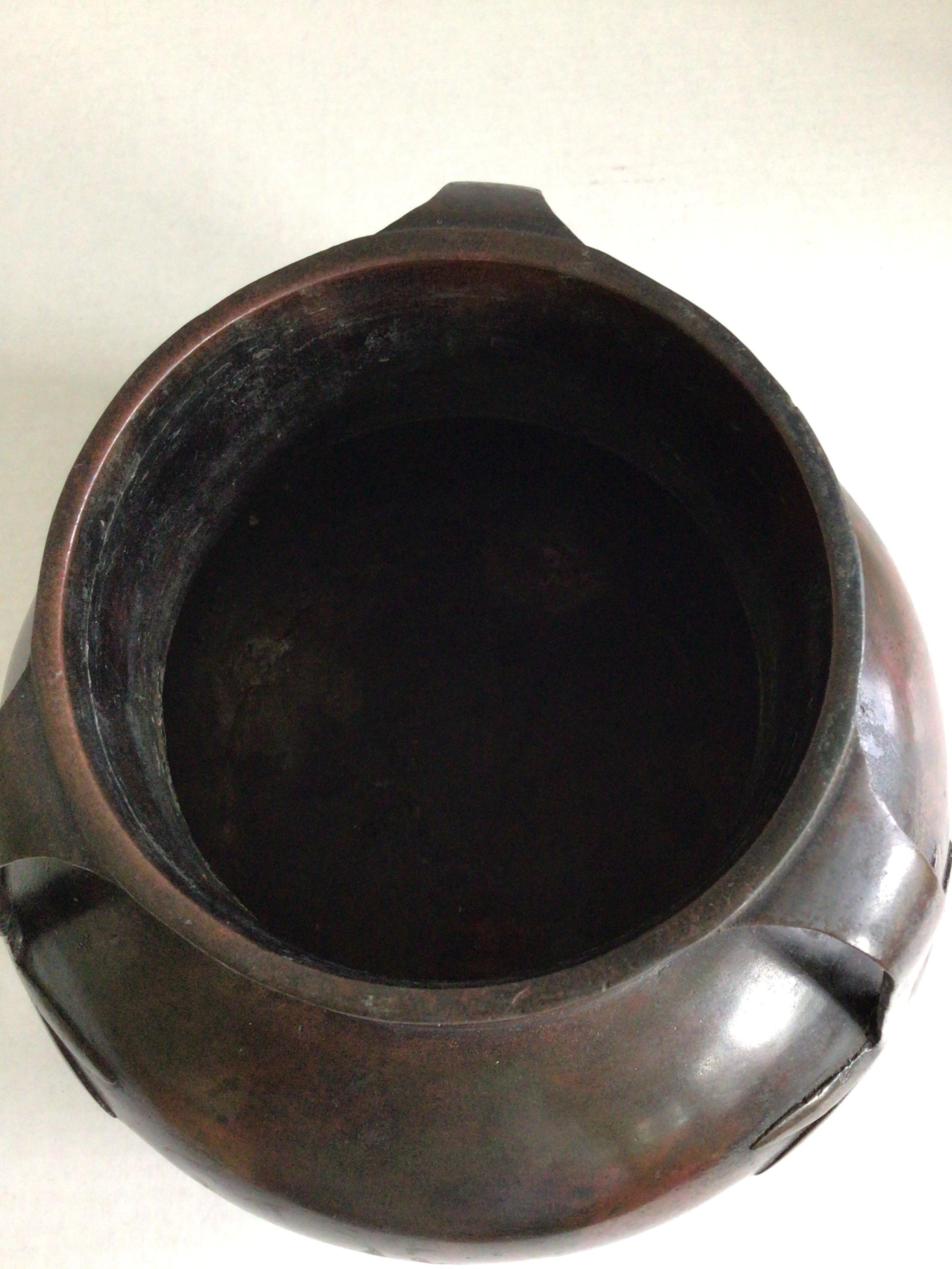 XIX secolo Vaso giapponese in bronzo del 1880 con 3 maniglie in vendita