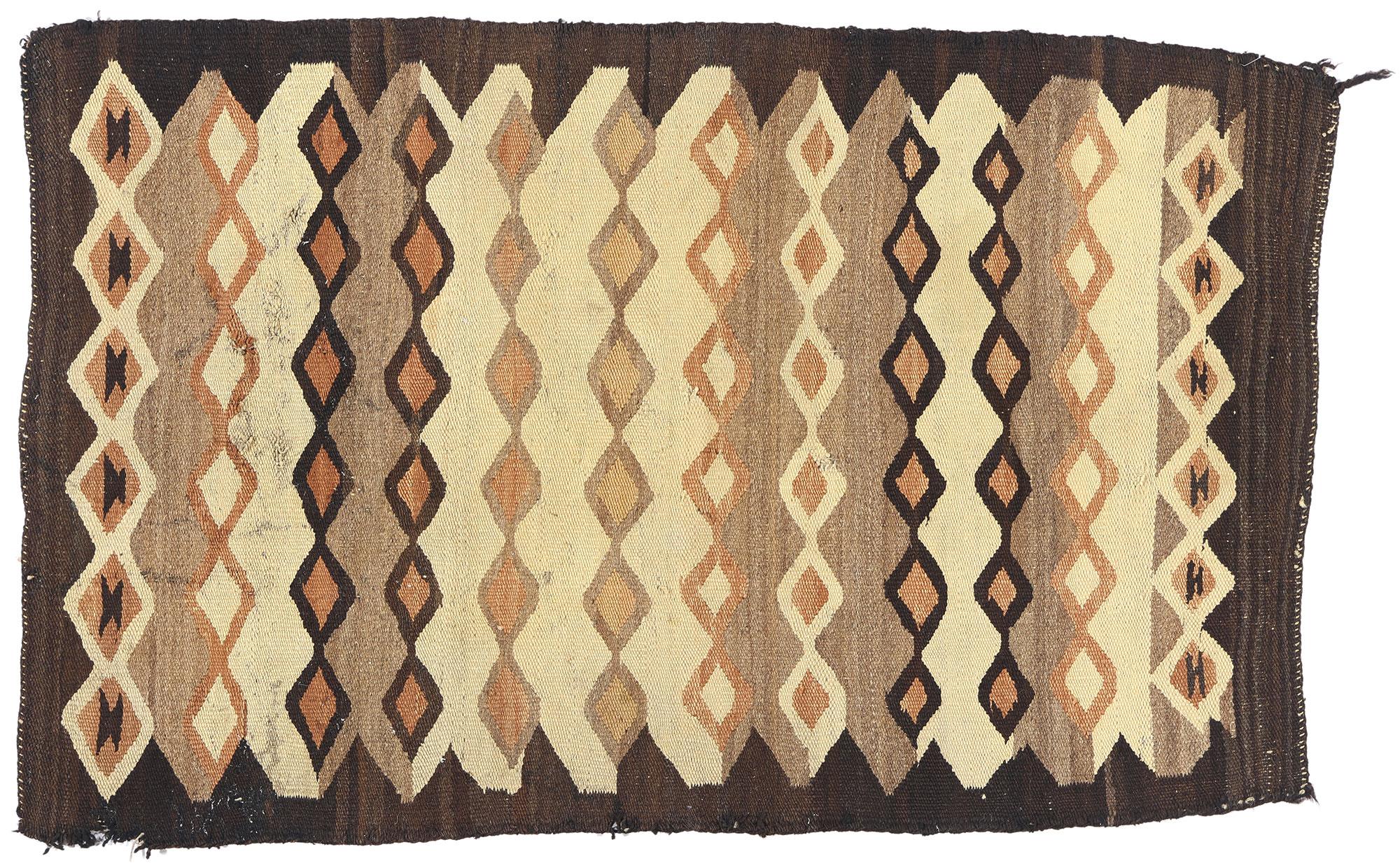 Tapis tissé à plat de style sud-ouest cristal des années 1880 avec style amérindien en vente 2