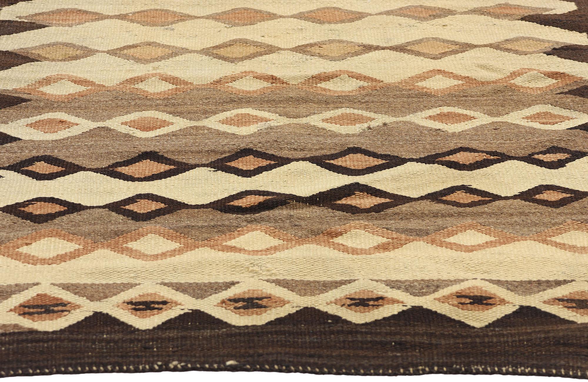 Américain Tapis tissé à plat de style sud-ouest cristal des années 1880 avec style amérindien en vente
