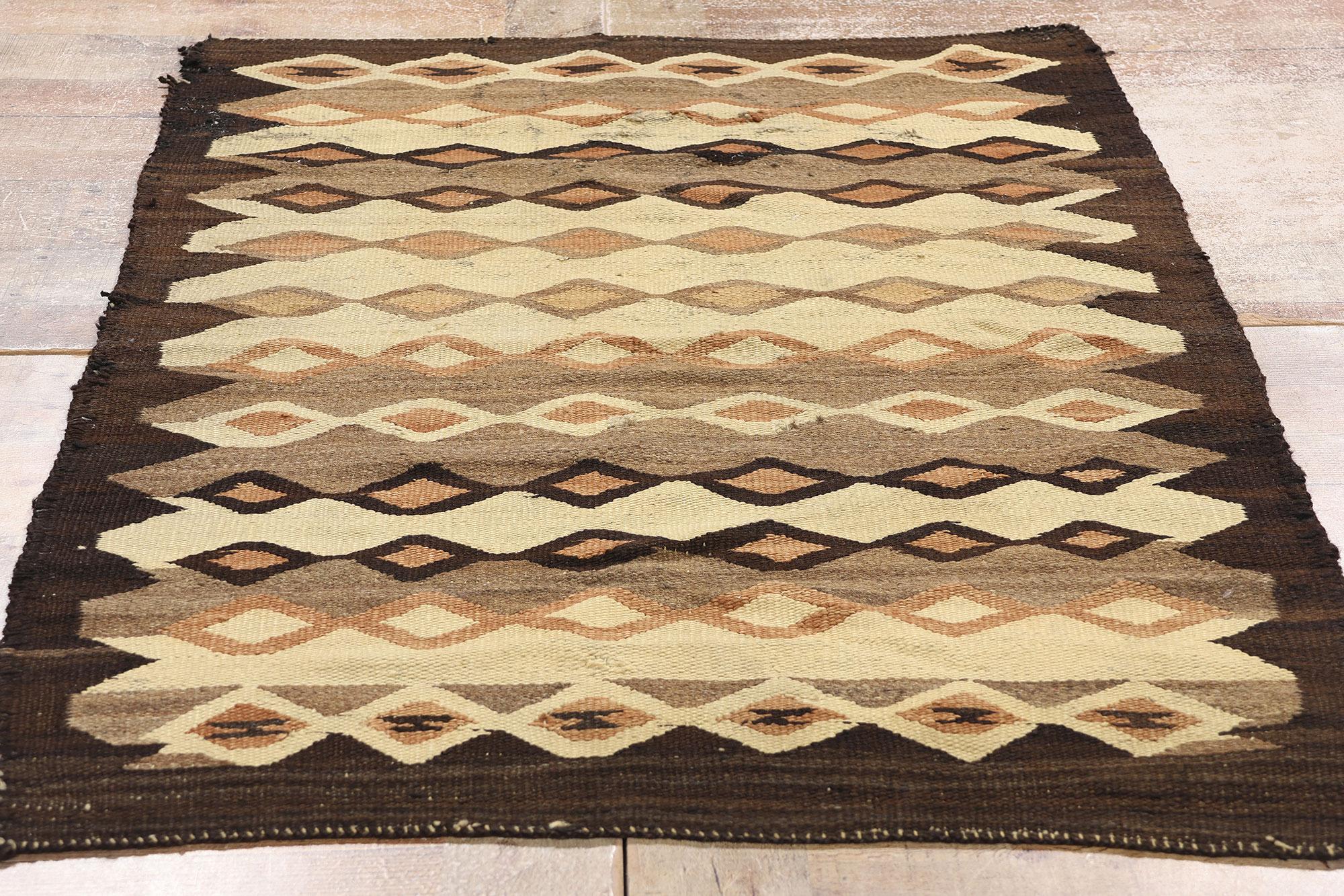 Laine Tapis tissé à plat de style sud-ouest cristal des années 1880 avec style amérindien en vente