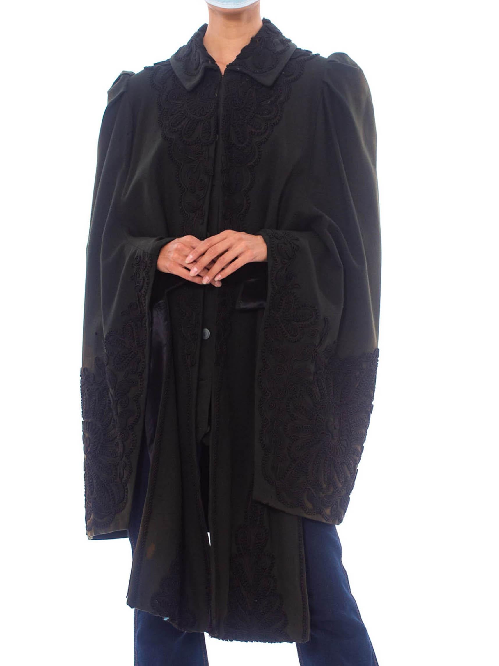 Black Victorian Dark Green Wool 1880S 1890S Dolman Cape With Soutache Embroidery For Sale