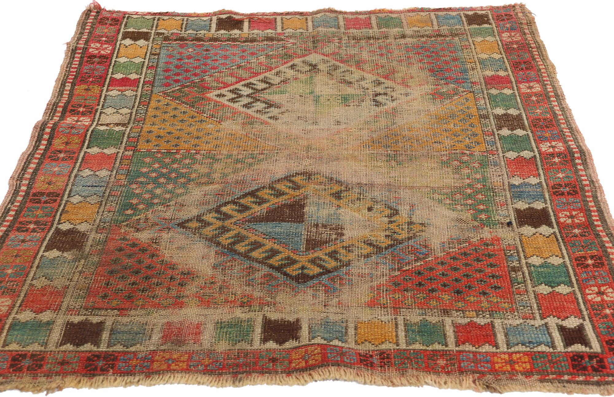 Tribale Tappeto antico caucasico Shirvan invecchiato del 1880 in vendita