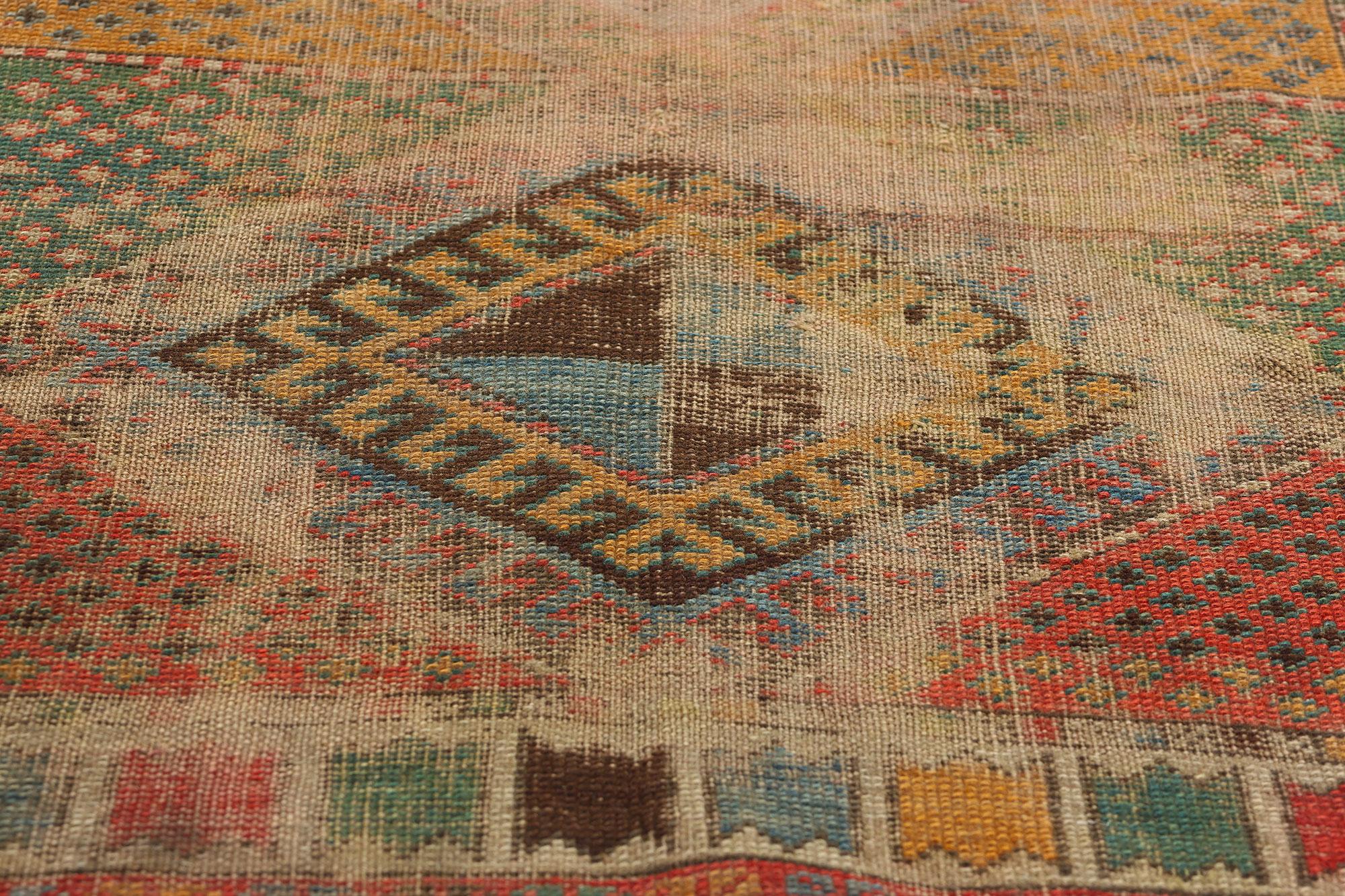 Annodato a mano Tappeto antico caucasico Shirvan invecchiato del 1880 in vendita