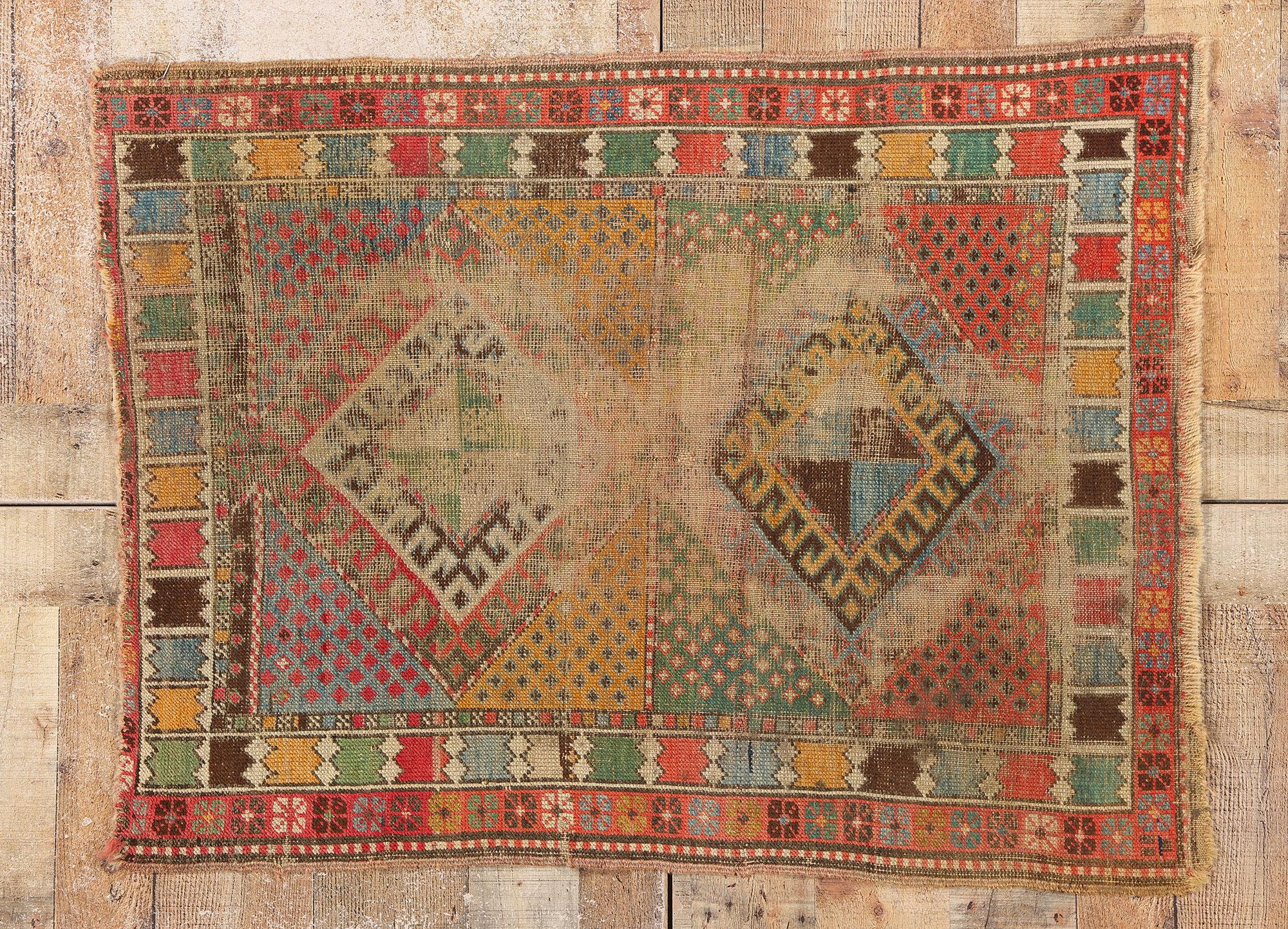 Tappeto antico caucasico Shirvan invecchiato del 1880 in vendita 1
