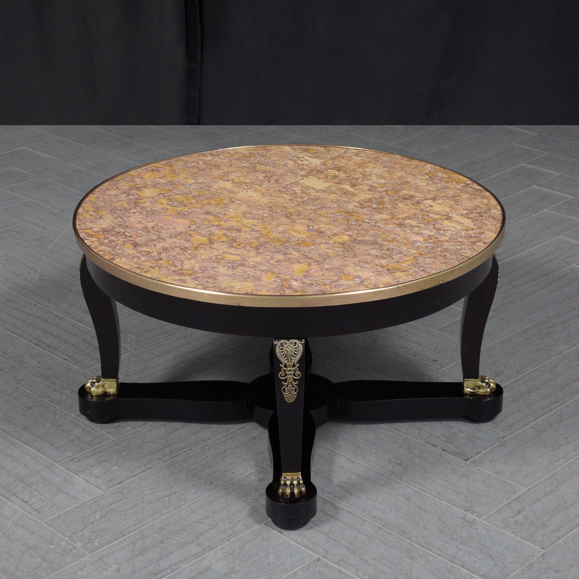 Découvrez la grandeur des années 1880 avec notre exquise table basse ancienne, qui témoigne du somptueux artisanat de style Empire. Restaurée de manière experte par nos artisans chevronnés, cette pièce se tient en parfait état, prête à ajouter une