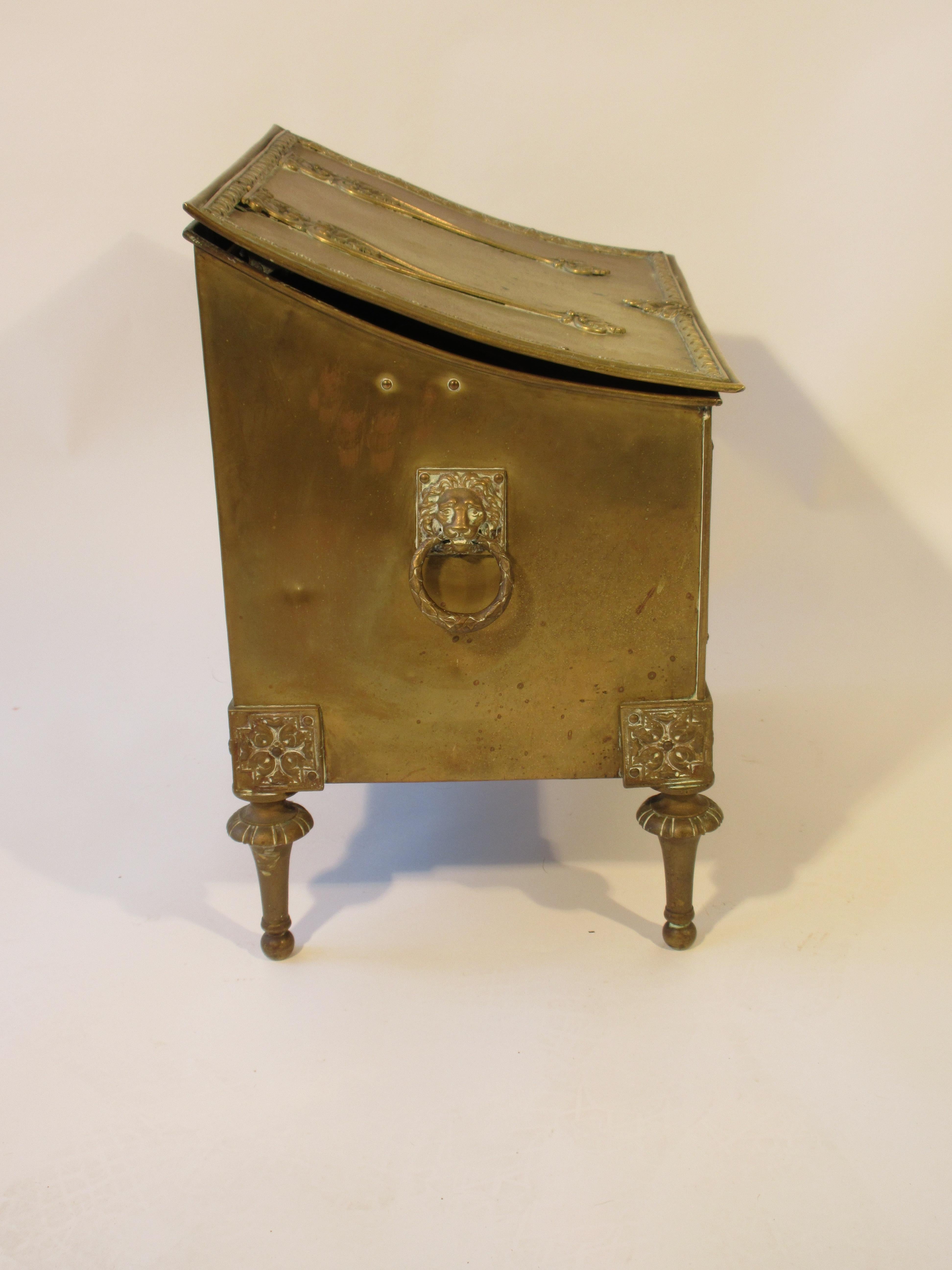 1880s English Brass Coal Box In Good Condition In Tarrytown, NY