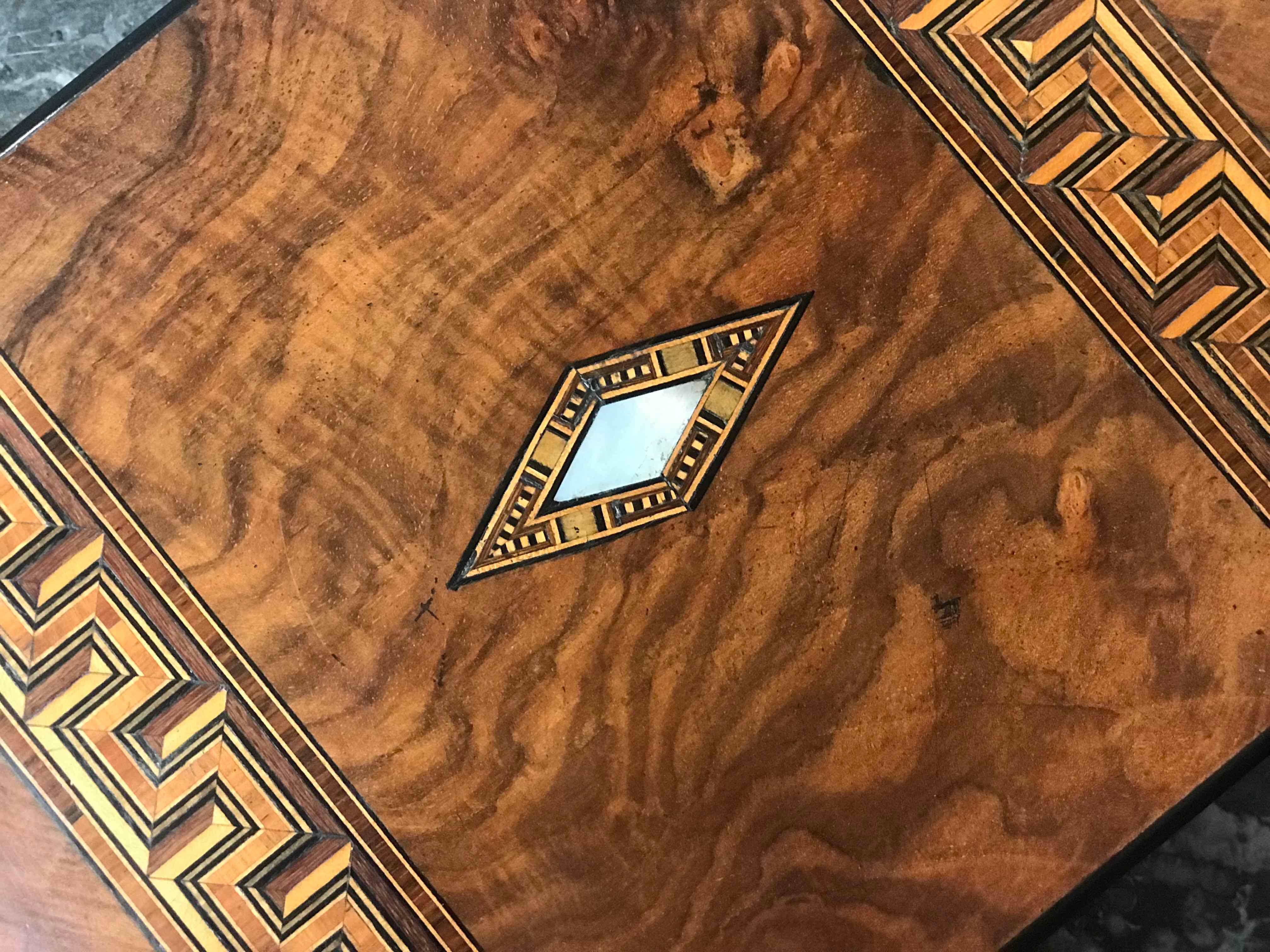 1880s English Inlaid Walnut Sewing Box In Good Condition In Los Angeles, CA