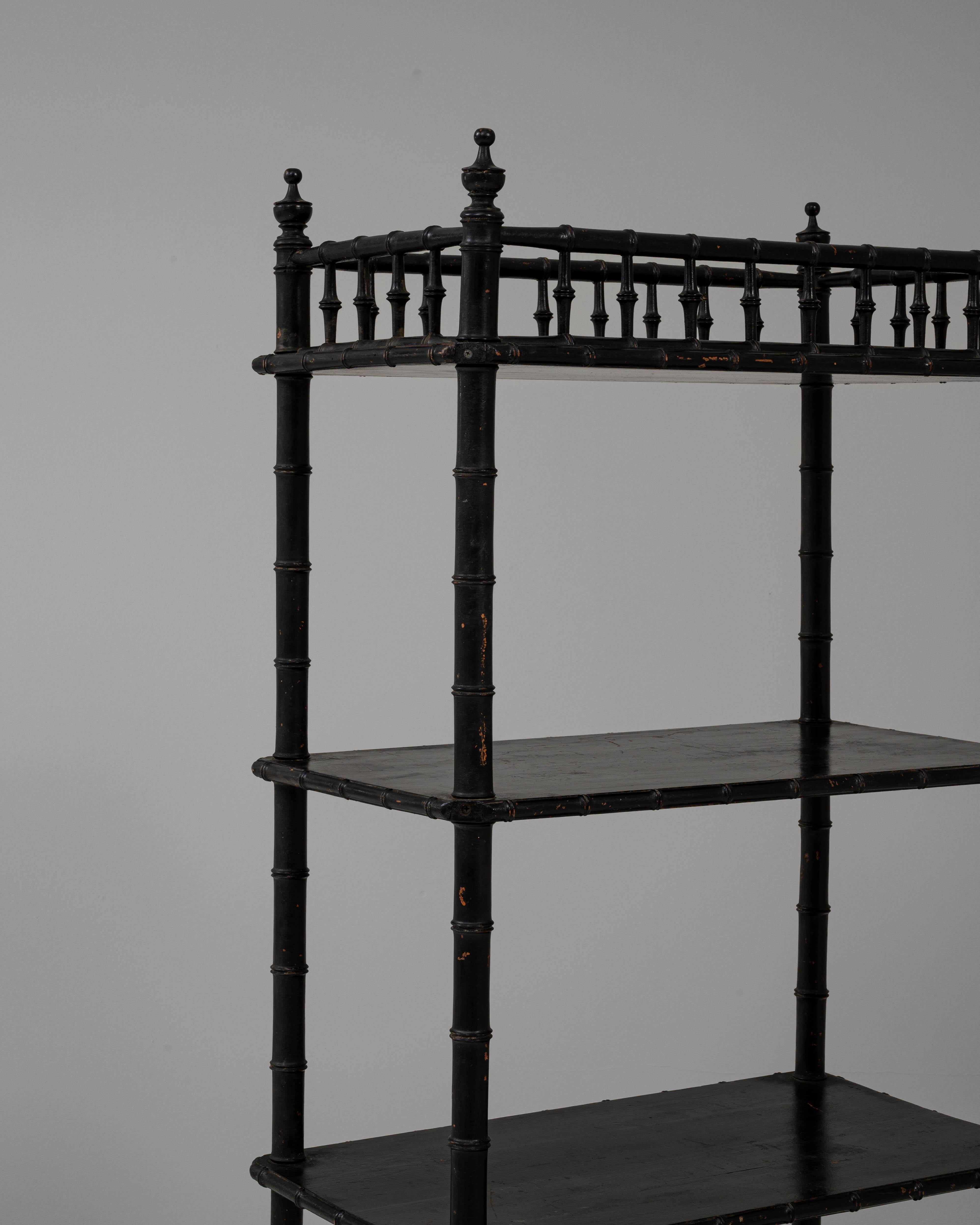Legno Scaffale francese in legno patinato nero del 1880 in vendita