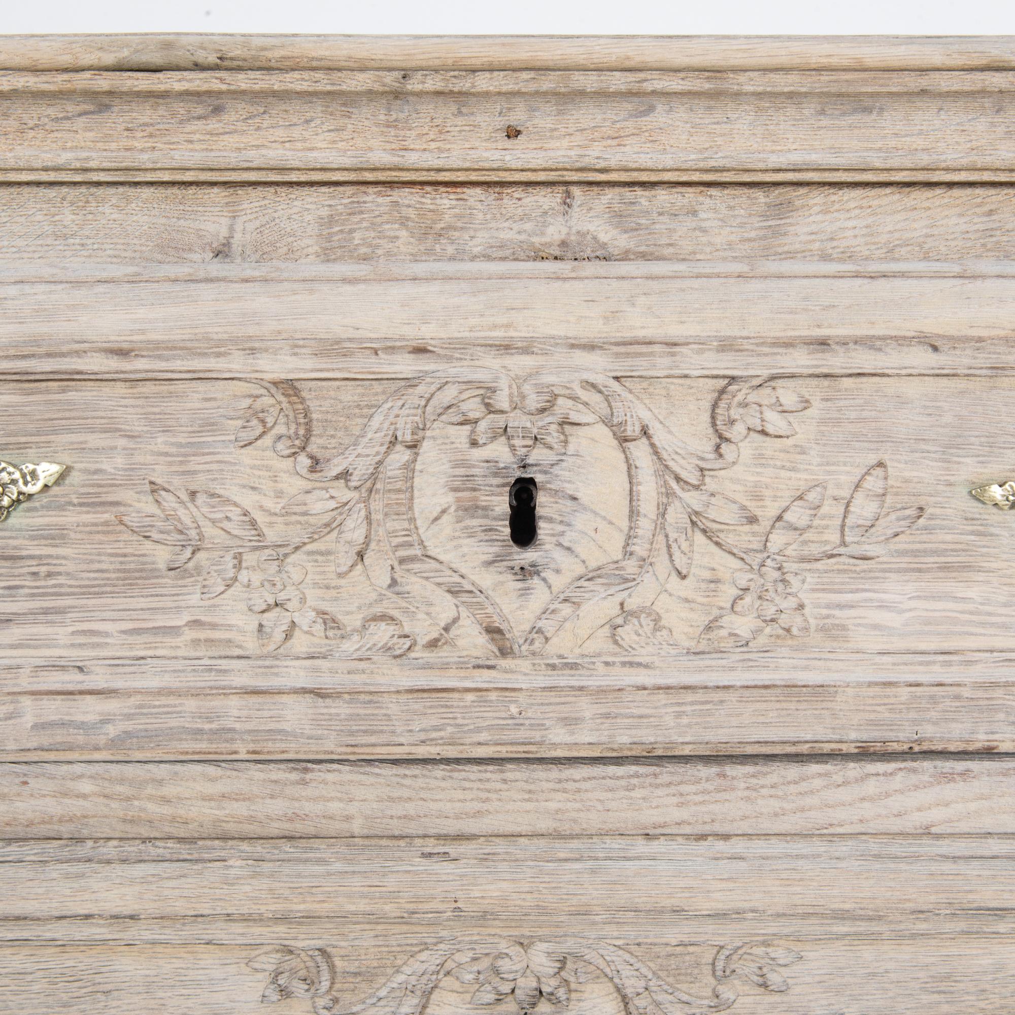 1880s French Bleached Oak Chest of Drawers 2
