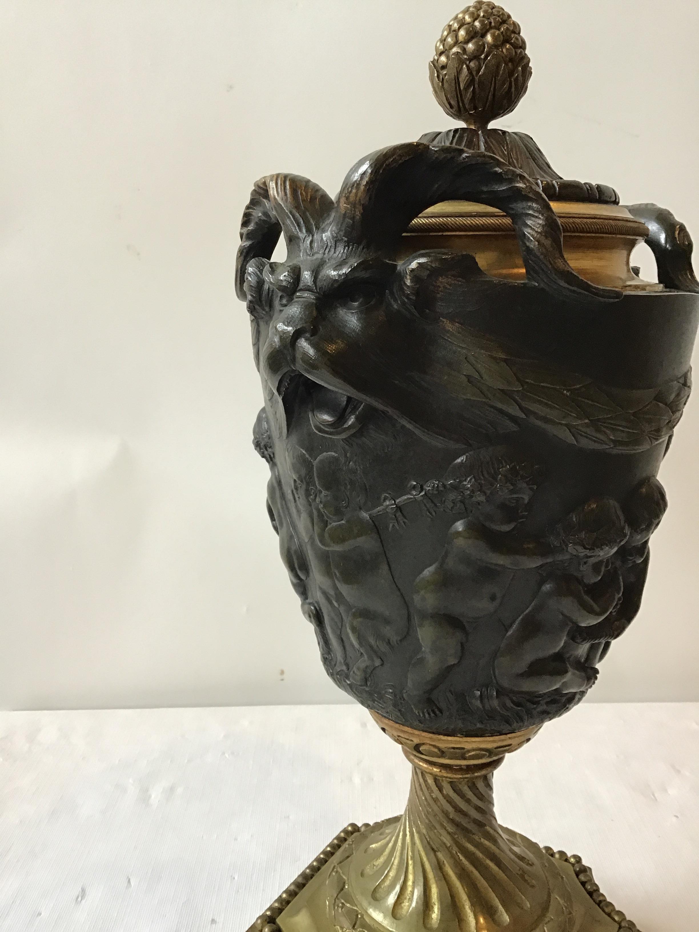 1880s French Bronze Classical Urn For Sale 7