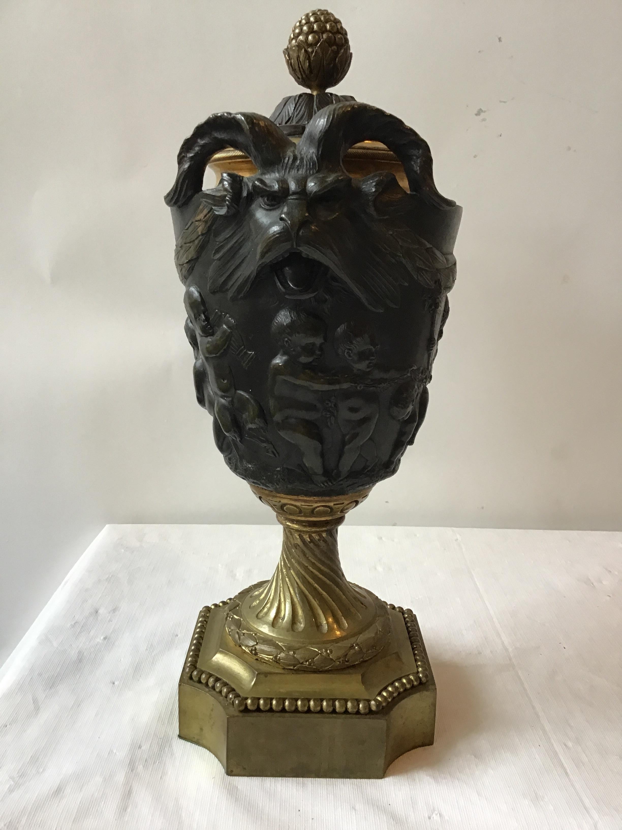 1880s French Bronze Classical Urn For Sale 1