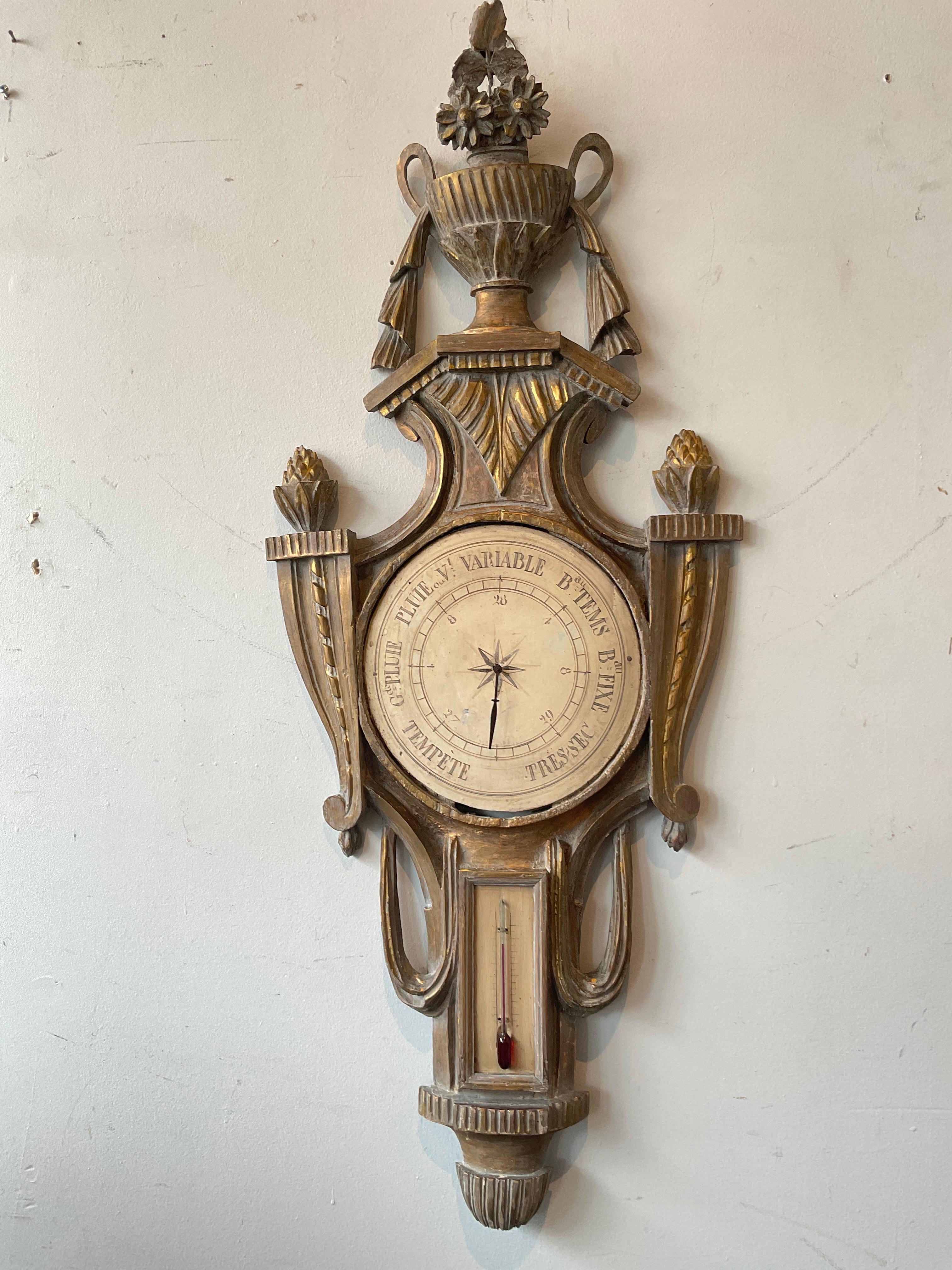 Baromètre français en bois sculpté des années 1880 Bon état - En vente à Tarrytown, NY