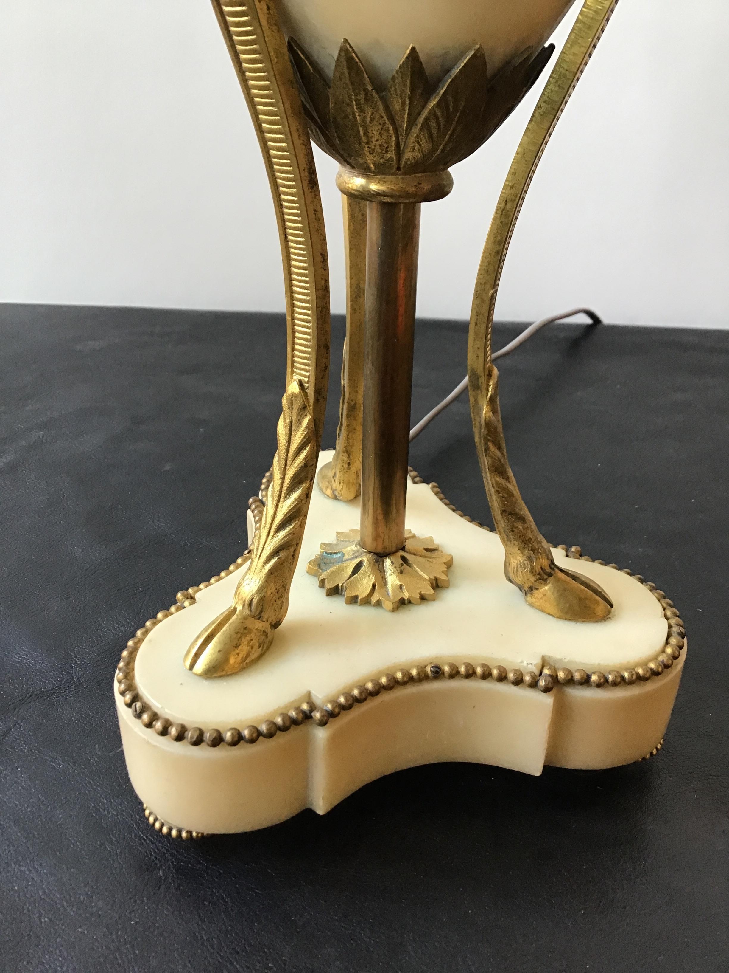 1880s French Classical Bronze and Marble Ram Table Lamp 3