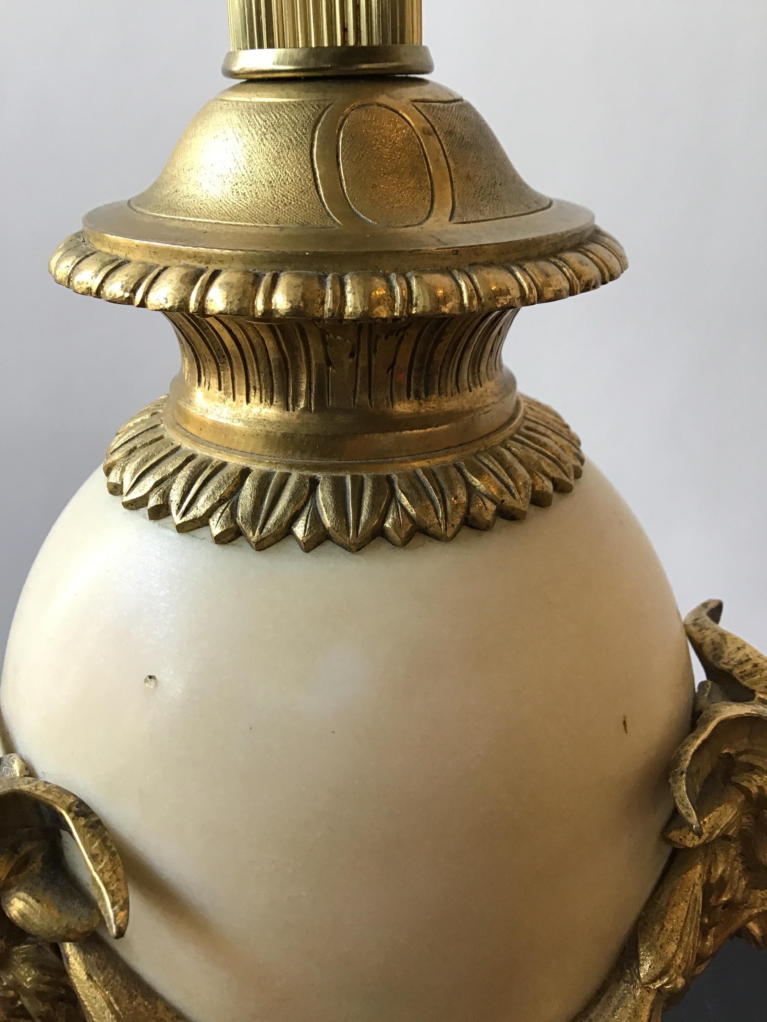 1880s French Classical Bronze and Marble Ram Table Lamp 4