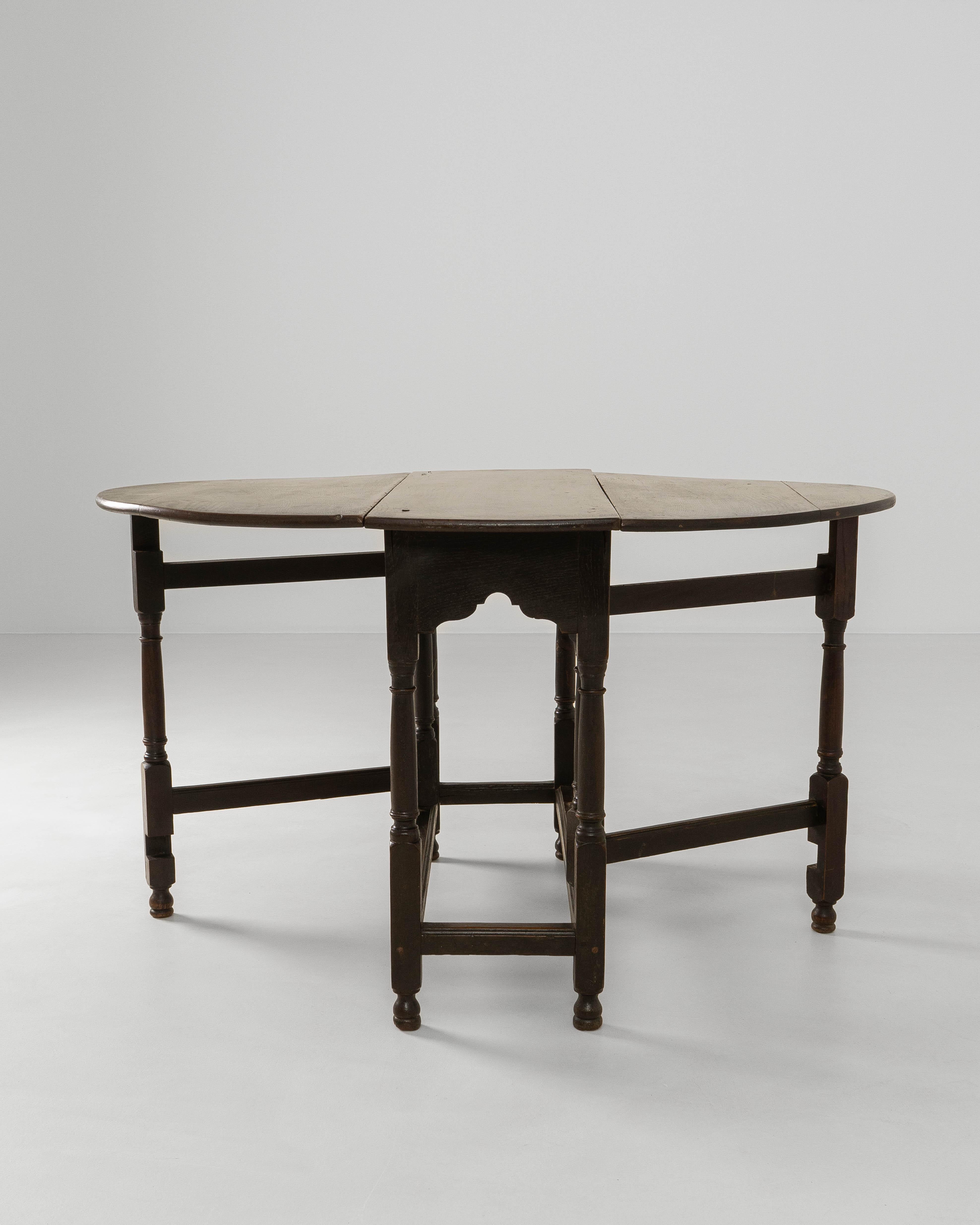 1880s French Ellipse Wooden Gateleg Table In Original Patina For Sale 6