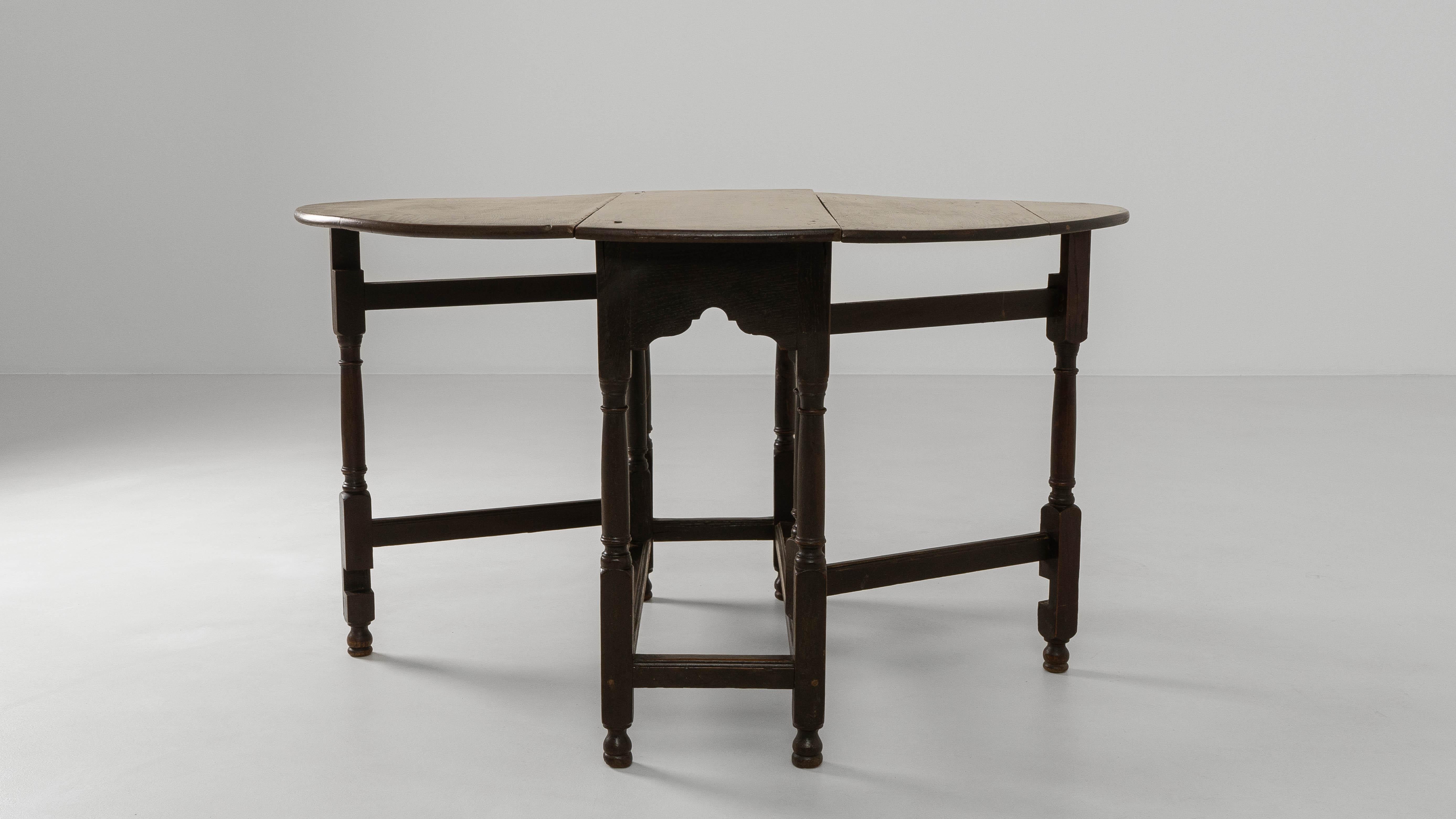 1880s French Ellipse Wooden Gateleg Table In Original Patina For Sale 7