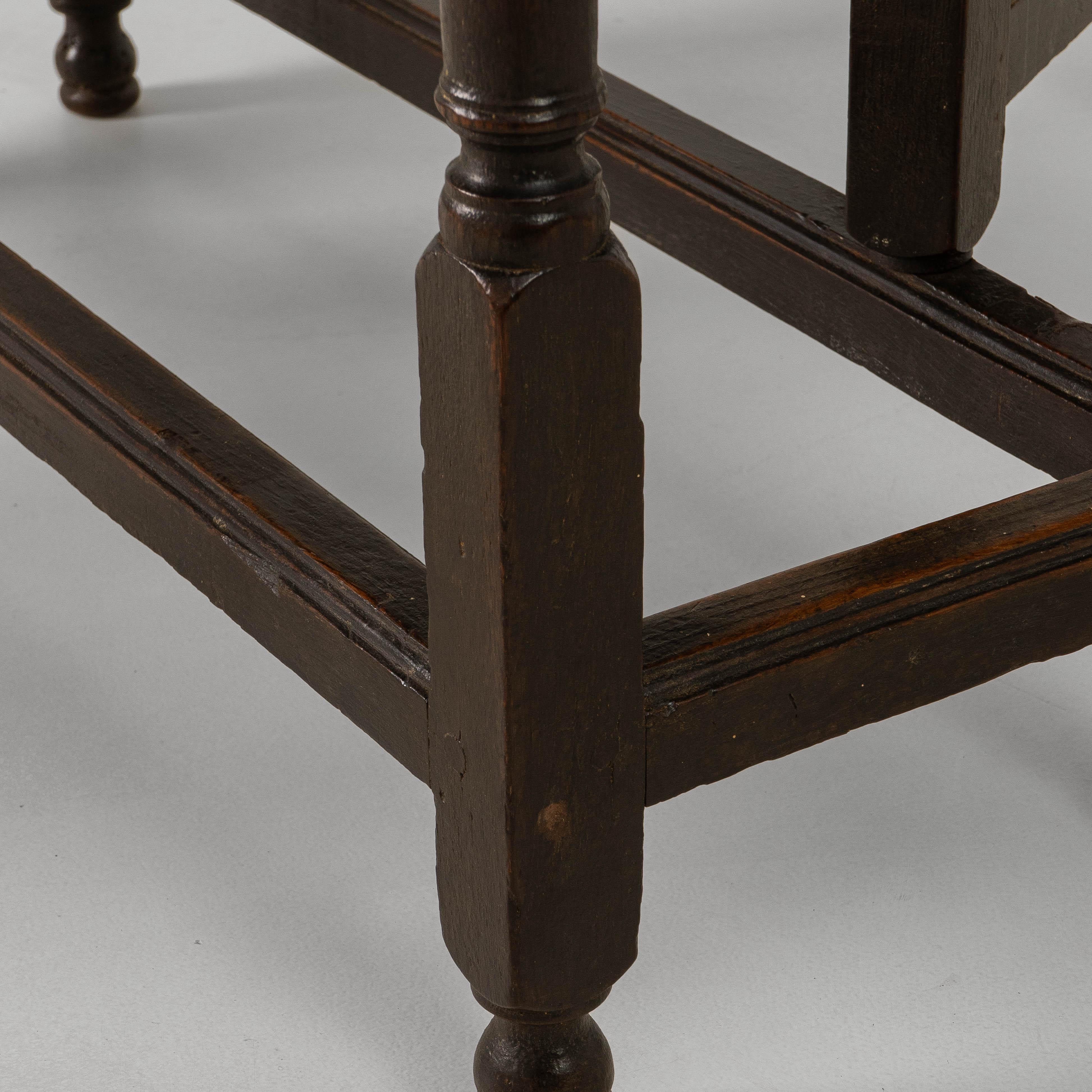 1880s French Ellipse Wooden Gateleg Table In Original Patina For Sale 9