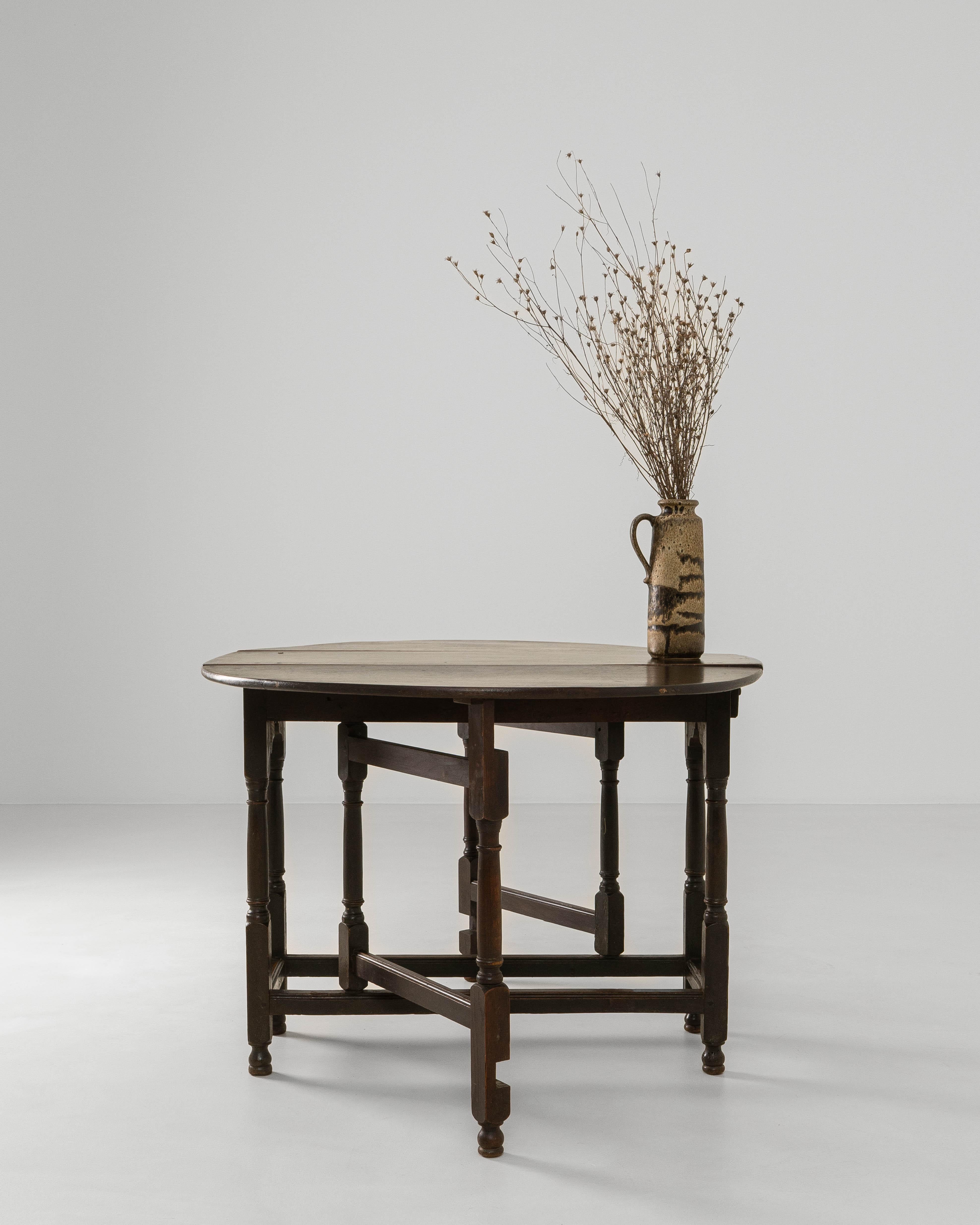 1880s French Ellipse Wooden Gateleg Table In Original Patina For Sale 2