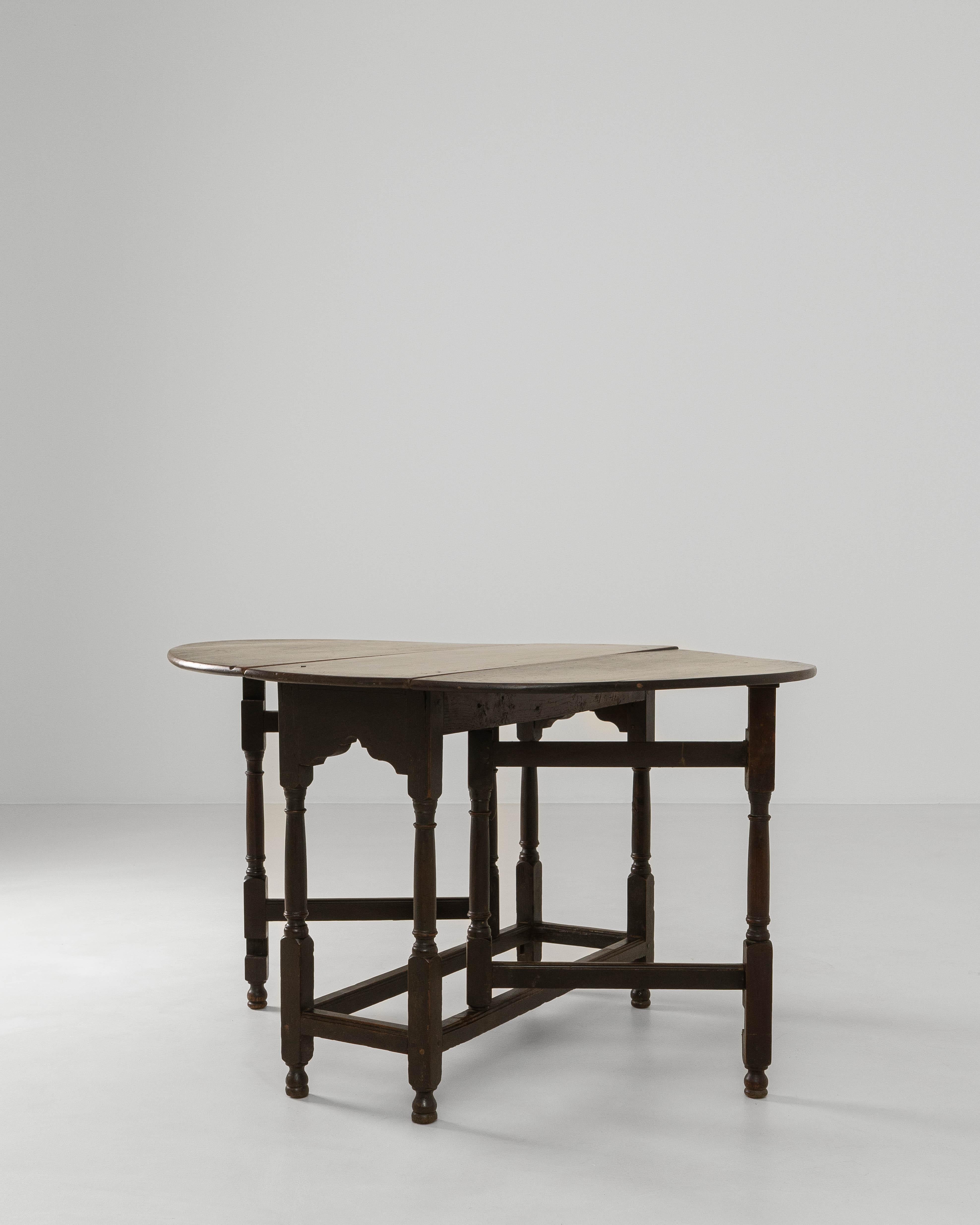 1880s French Ellipse Wooden Gateleg Table In Original Patina For Sale 3