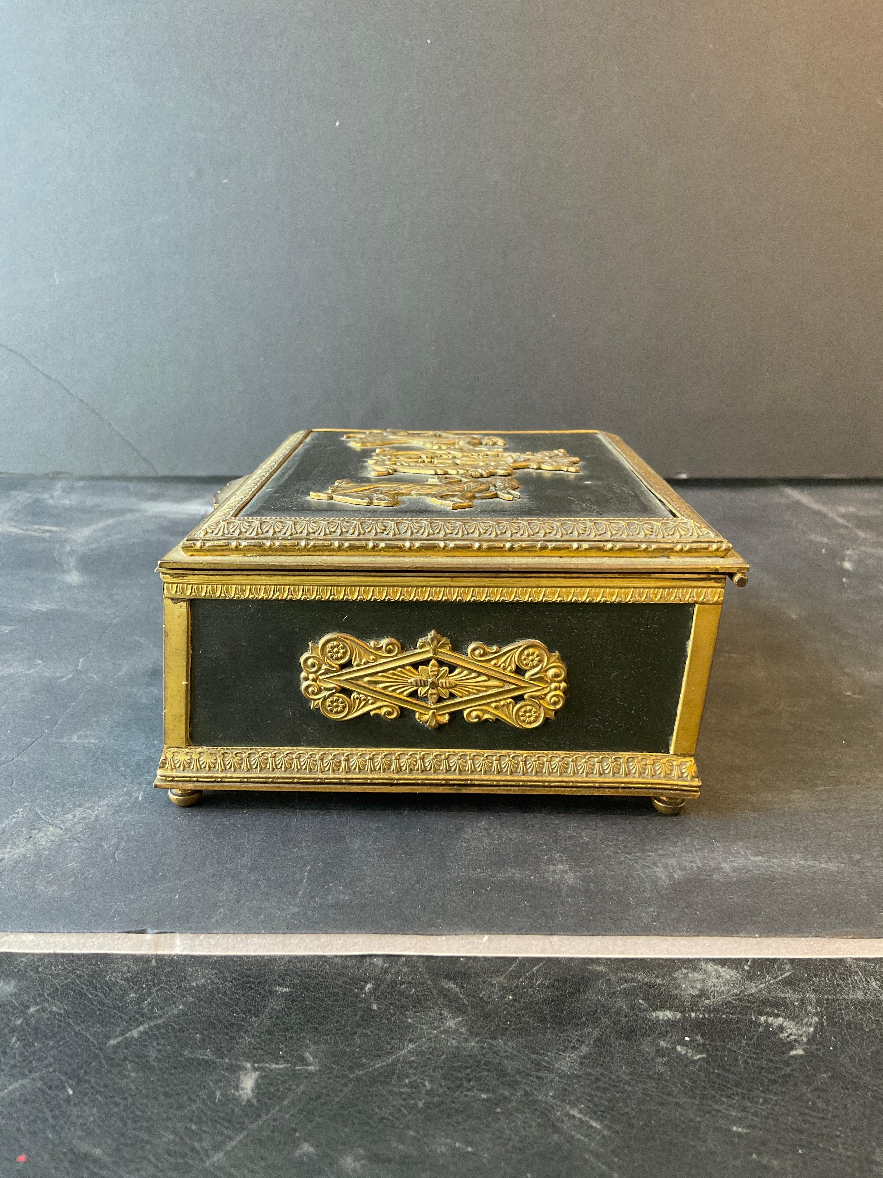 Scatola d'ottone Impero francese del 1880 in vendita 1