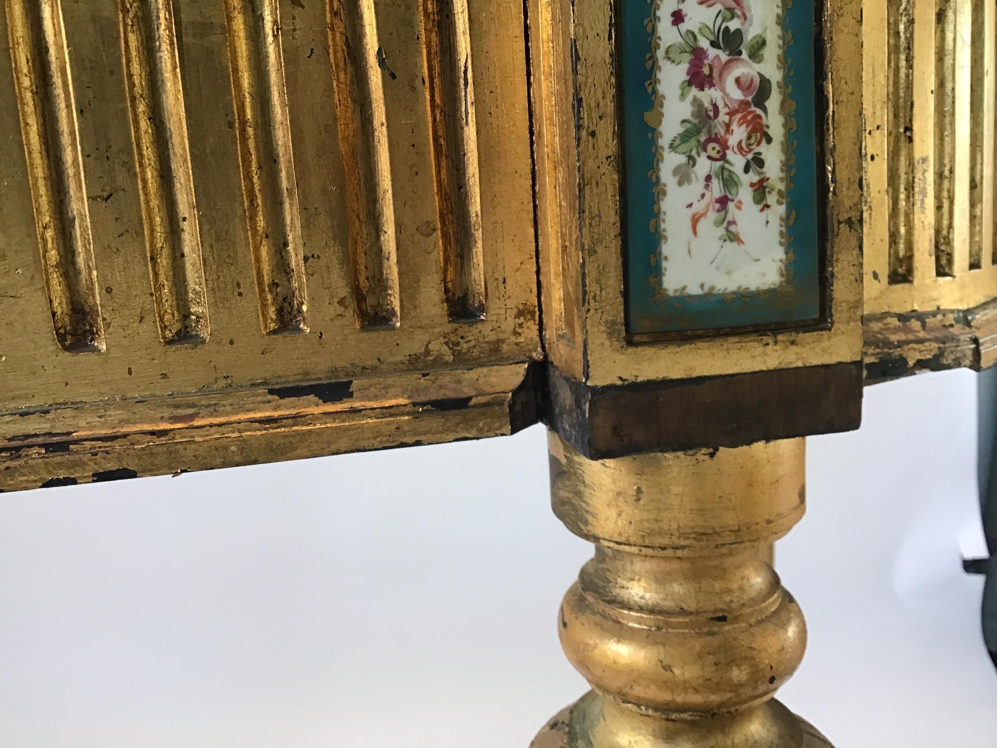 Console française en bois doré des années 1880 en vente 9