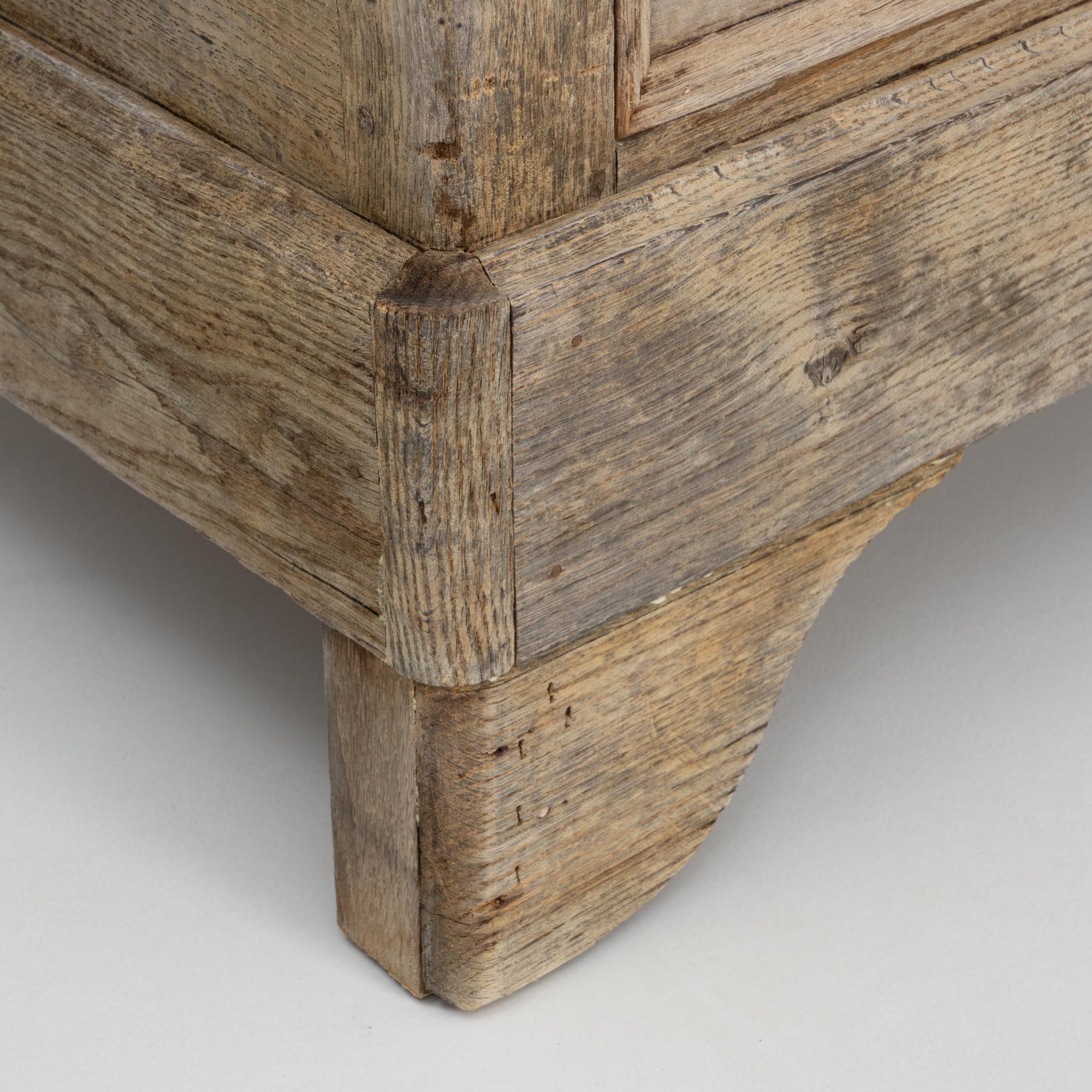 1880s French Gustavian Chest of Drawers in vendita 5