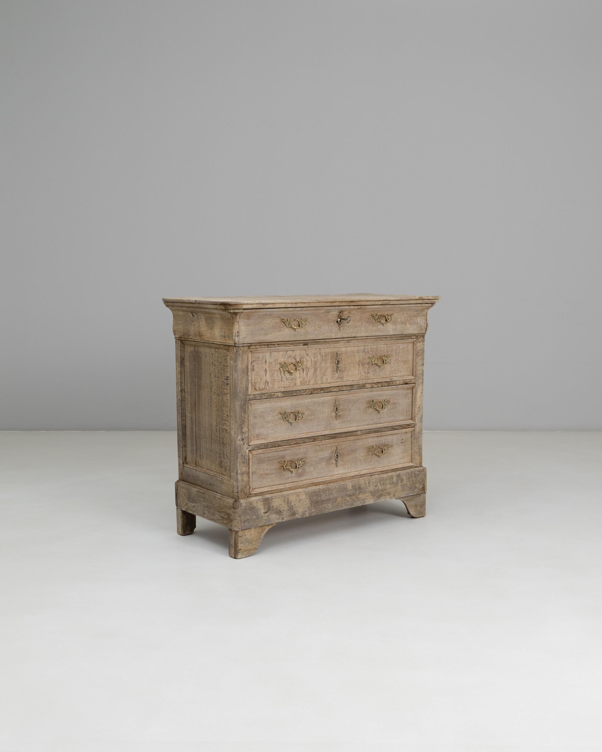 Quercia 1880s French Gustavian Chest of Drawers in vendita