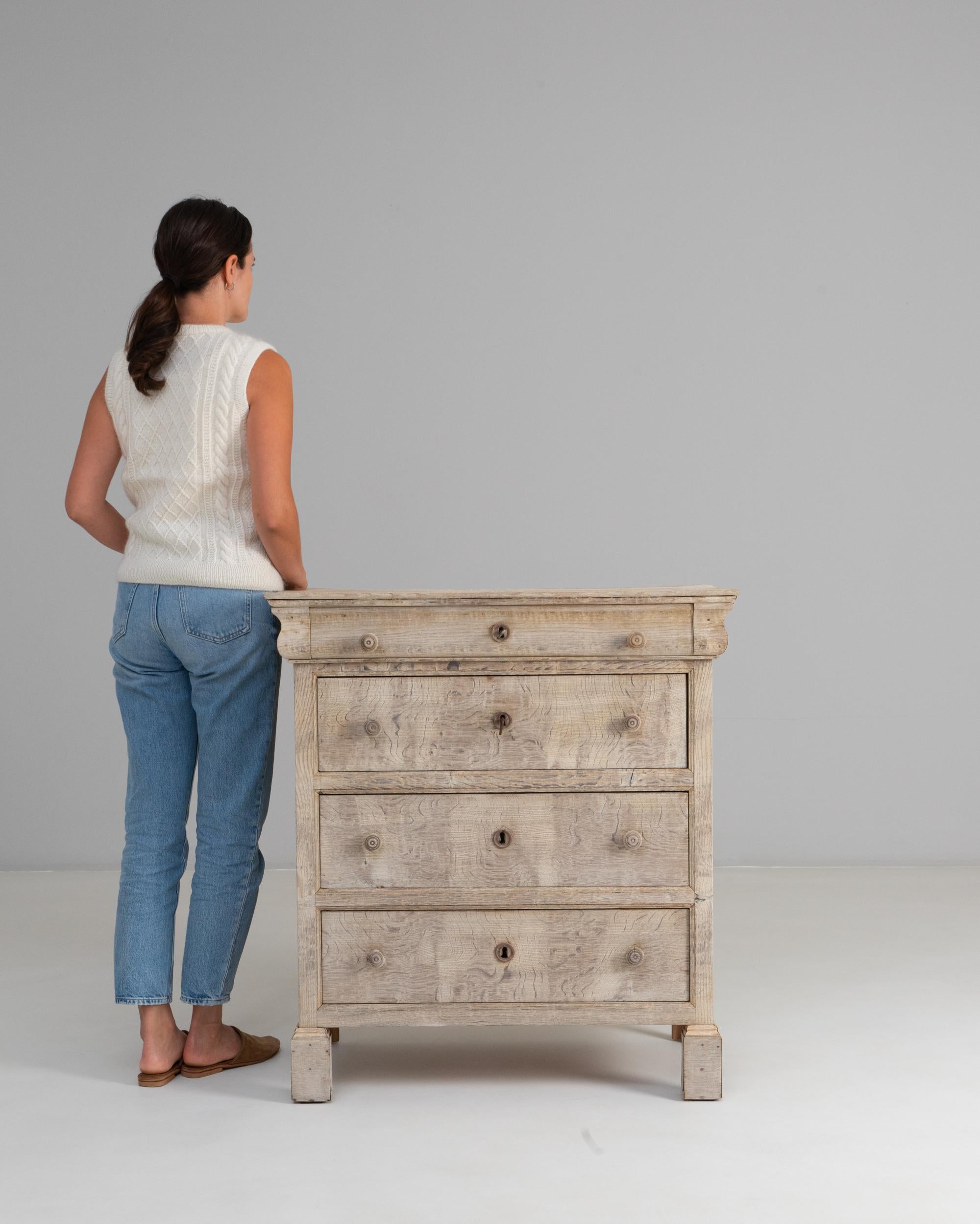 Francese 1880s French Gustavian Oak Chest of Drawers in vendita