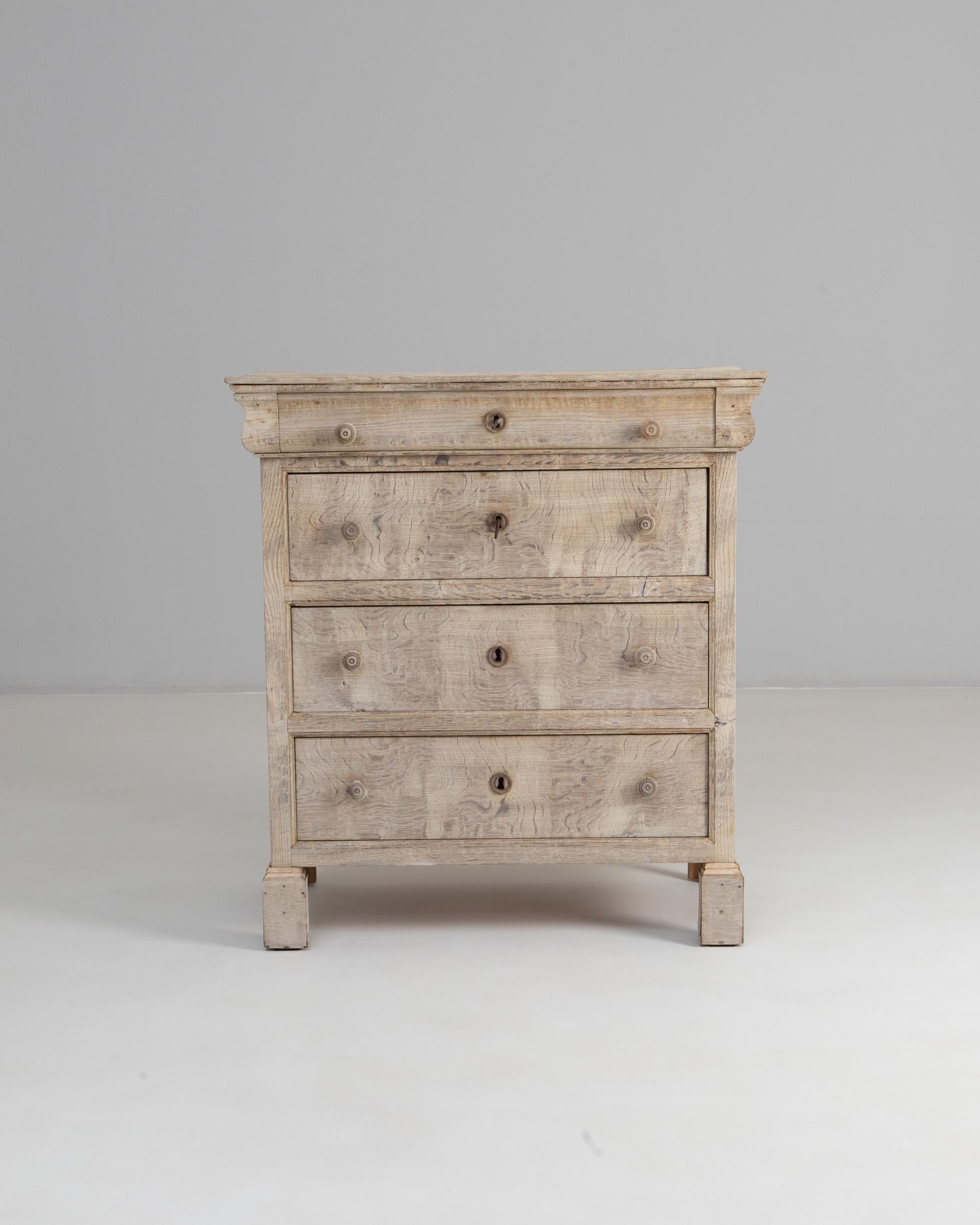 1880s French Gustavian Oak Chest of Drawers In condizioni buone in vendita a High Point, NC