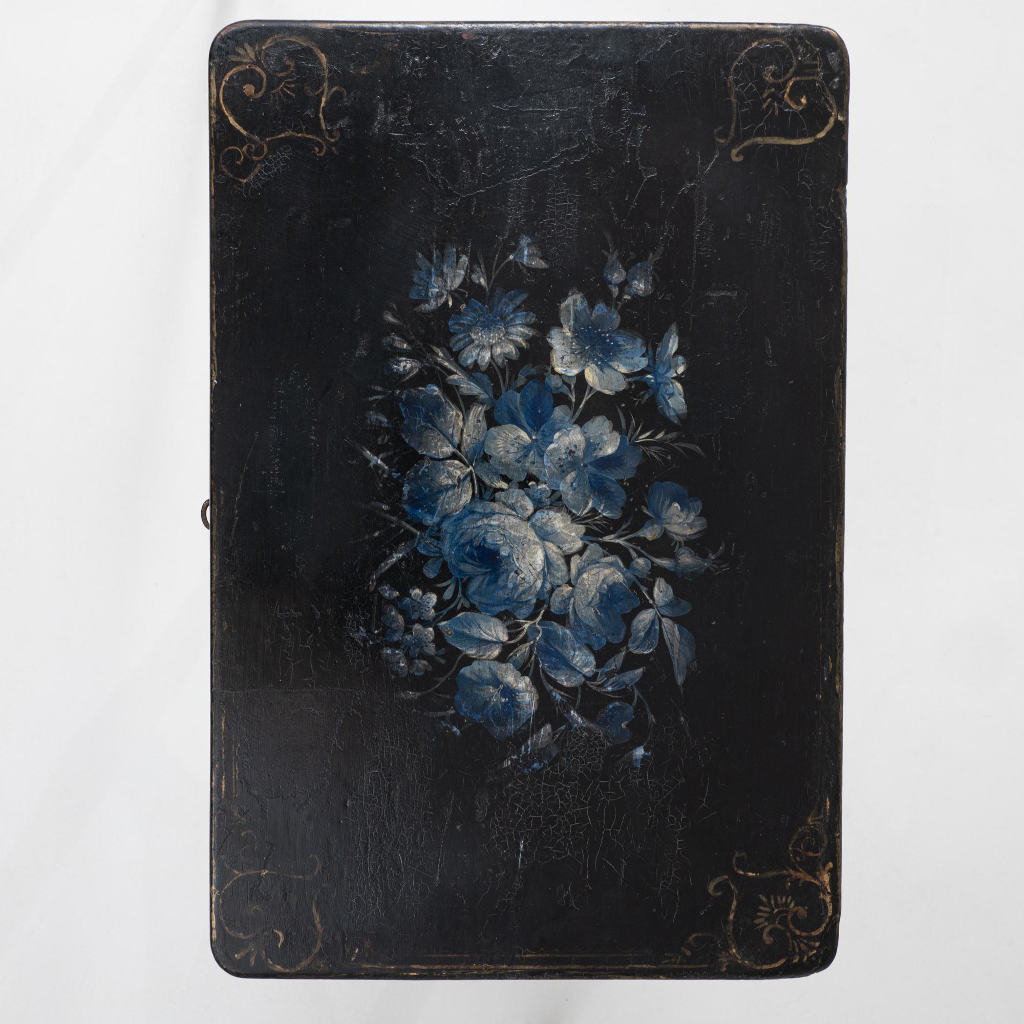 Table d'appoint ébonisée à incrustation florale, style Napoléon III, France, années 1880 en vente 5