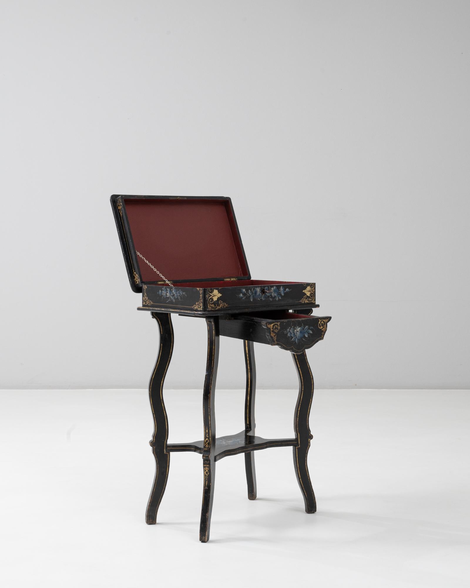 XIXe siècle Table d'appoint ébonisée à incrustation florale, style Napoléon III, France, années 1880 en vente