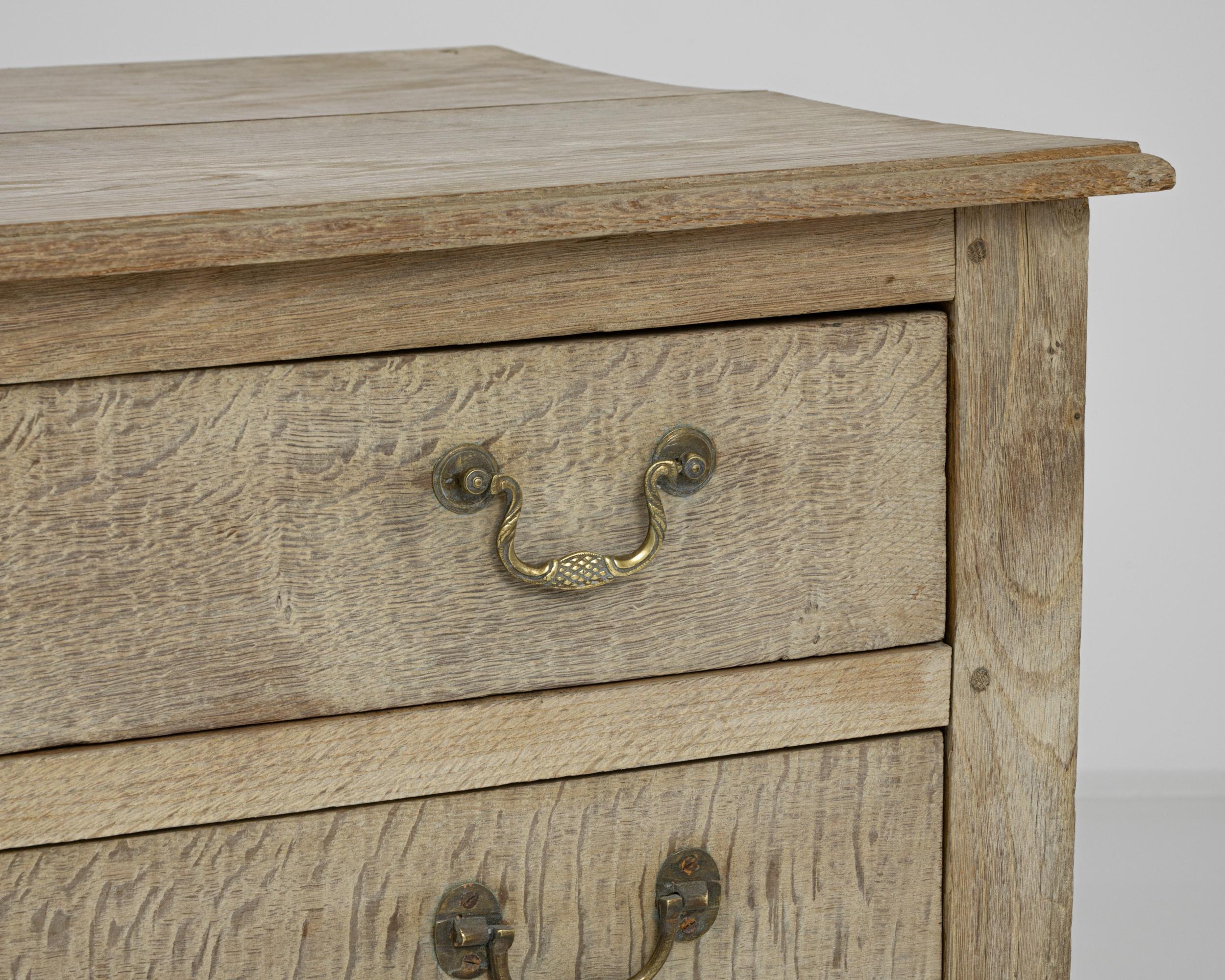1880s French Neoclassical Oak Chest of Drawers 1