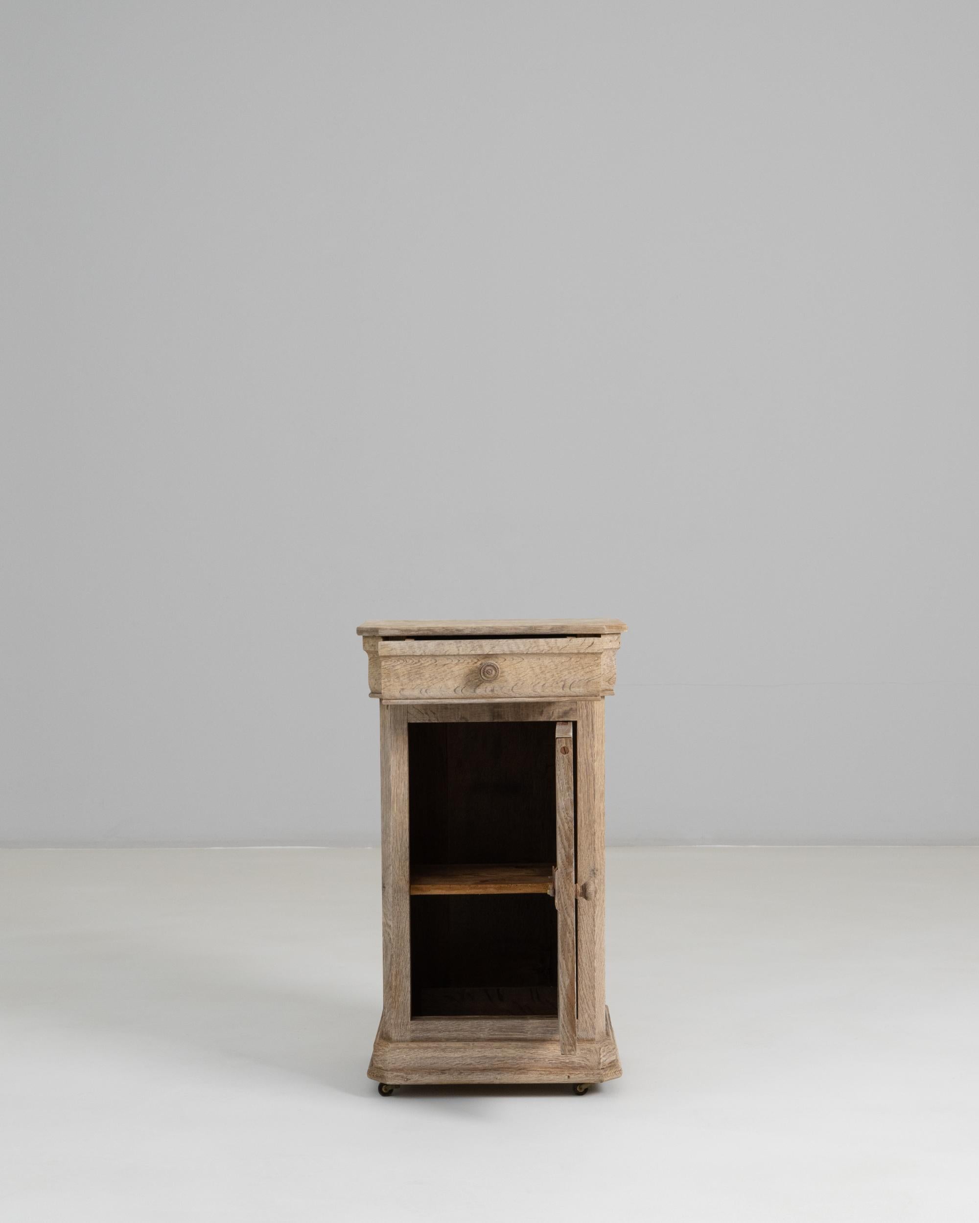 1880s French Oak Bedside Table In Good Condition For Sale In High Point, NC