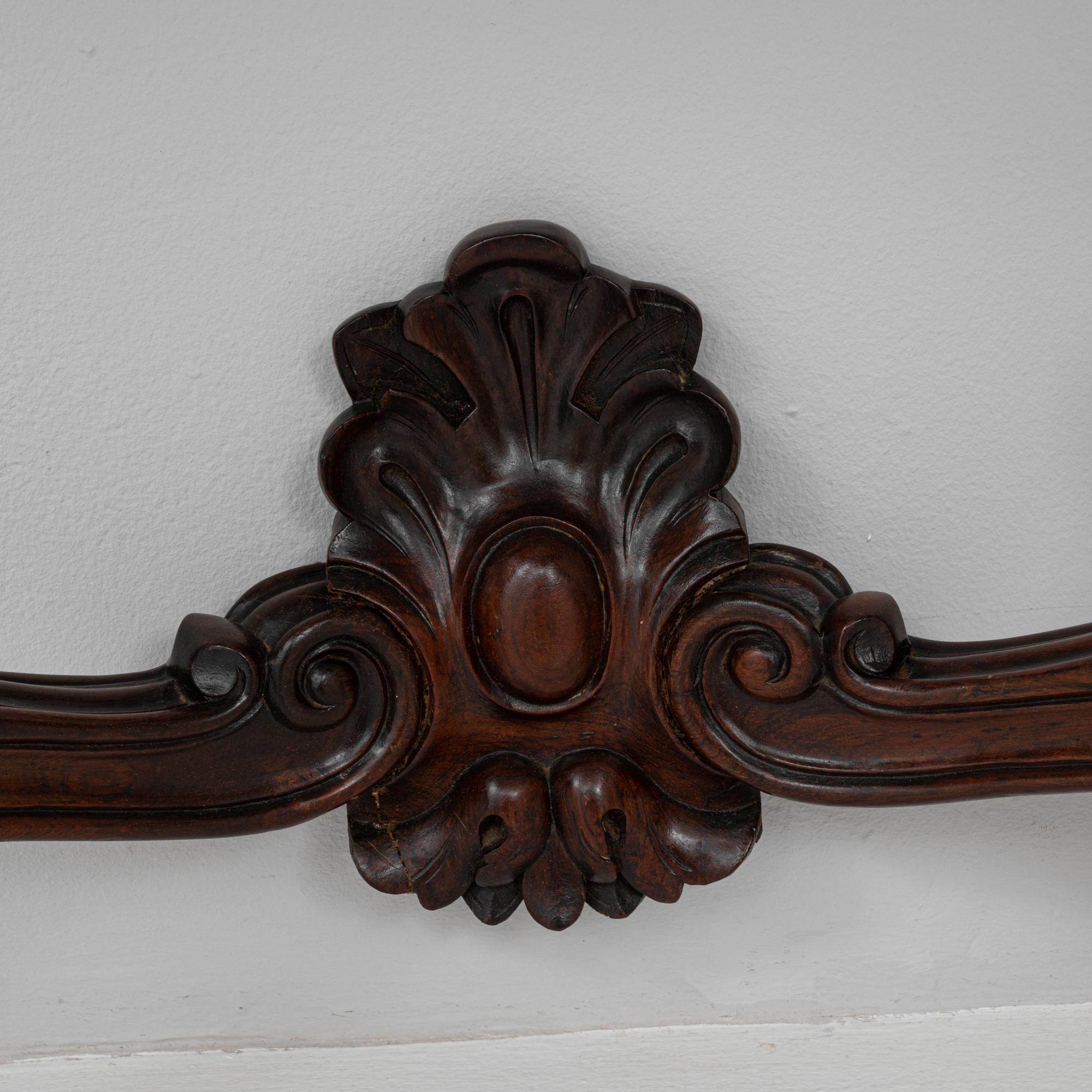 Coppia di tavoli da console in legno del 1880 con piani in marmo in vendita 4