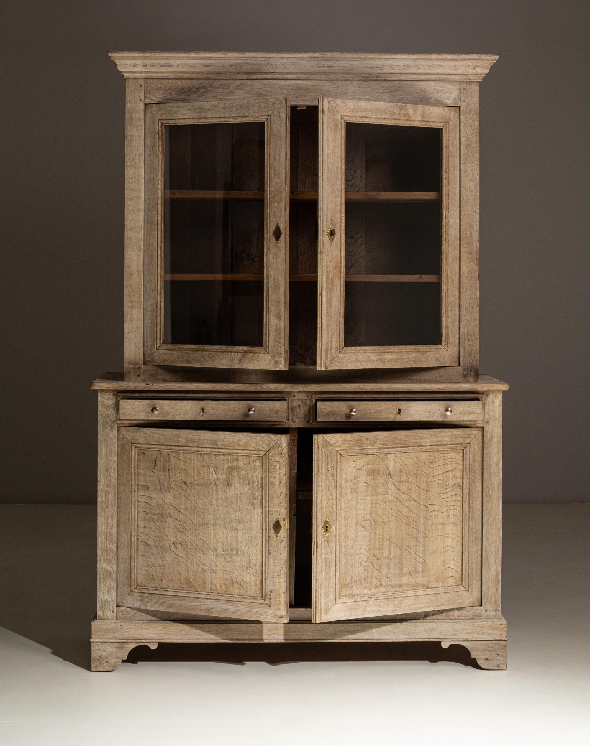1880s French Provincial Oak Vitrine en venta 4