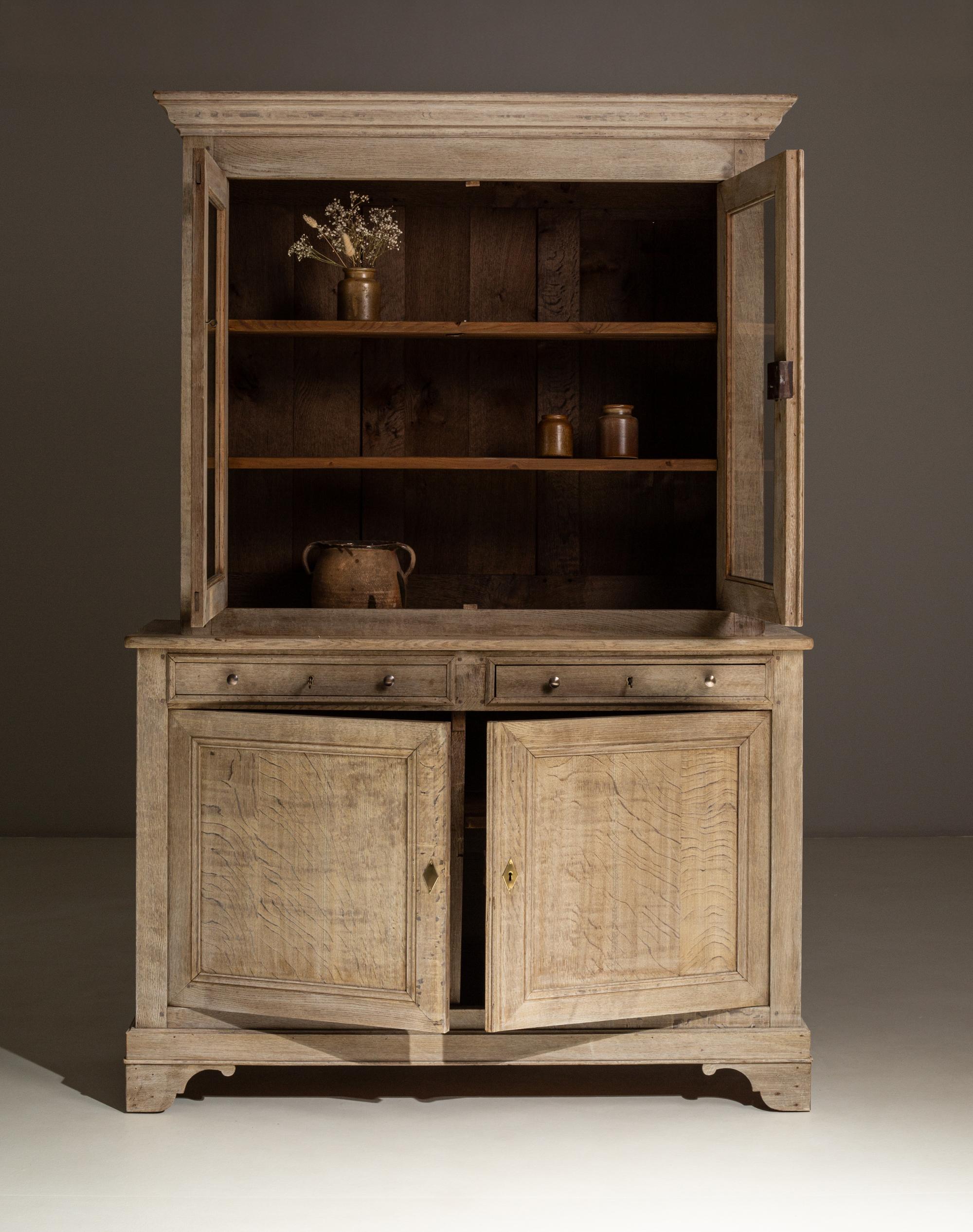 1880s French Provincial Oak Vitrine en venta 7