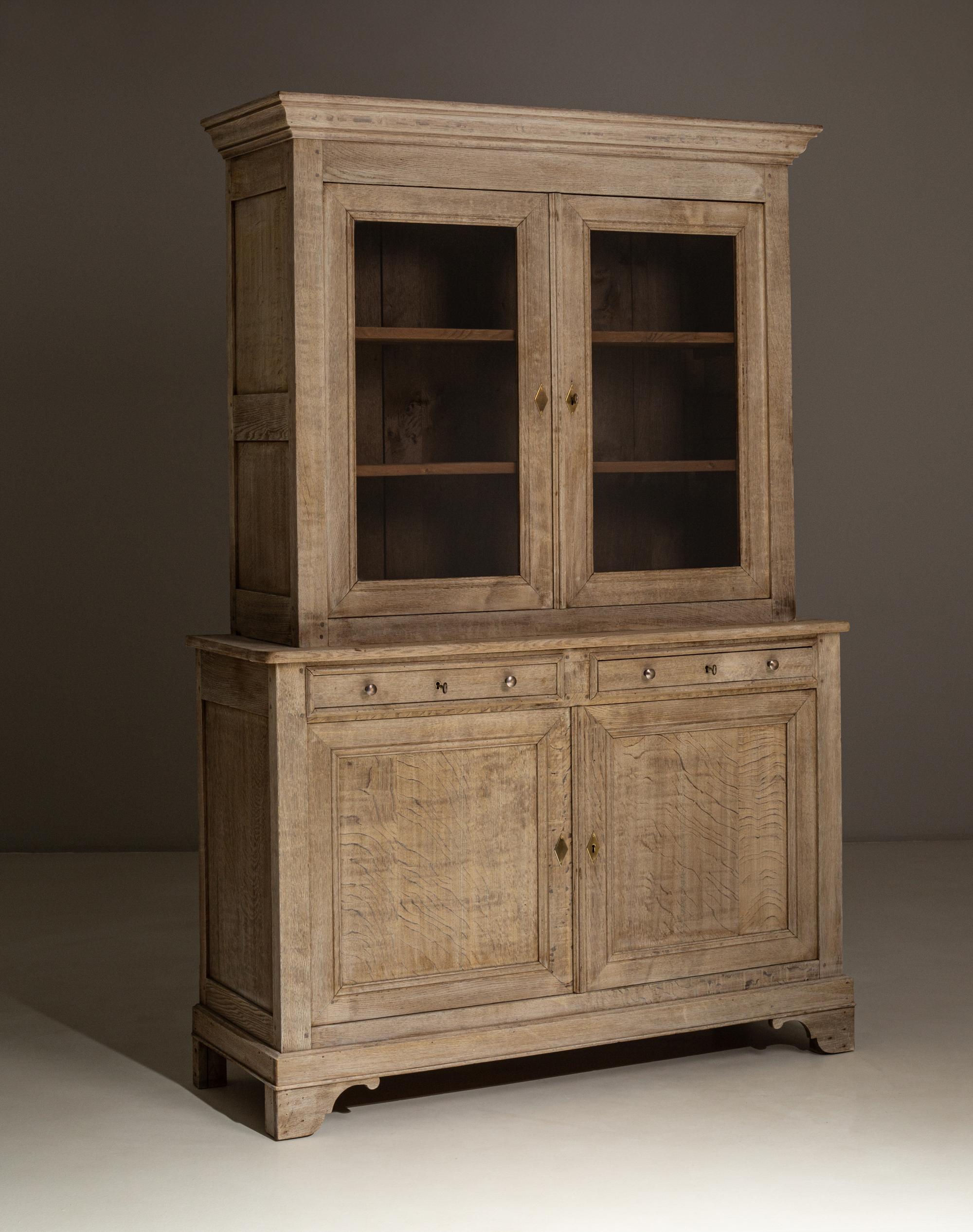 1880s French Provincial Oak Vitrine siglo XIX en venta