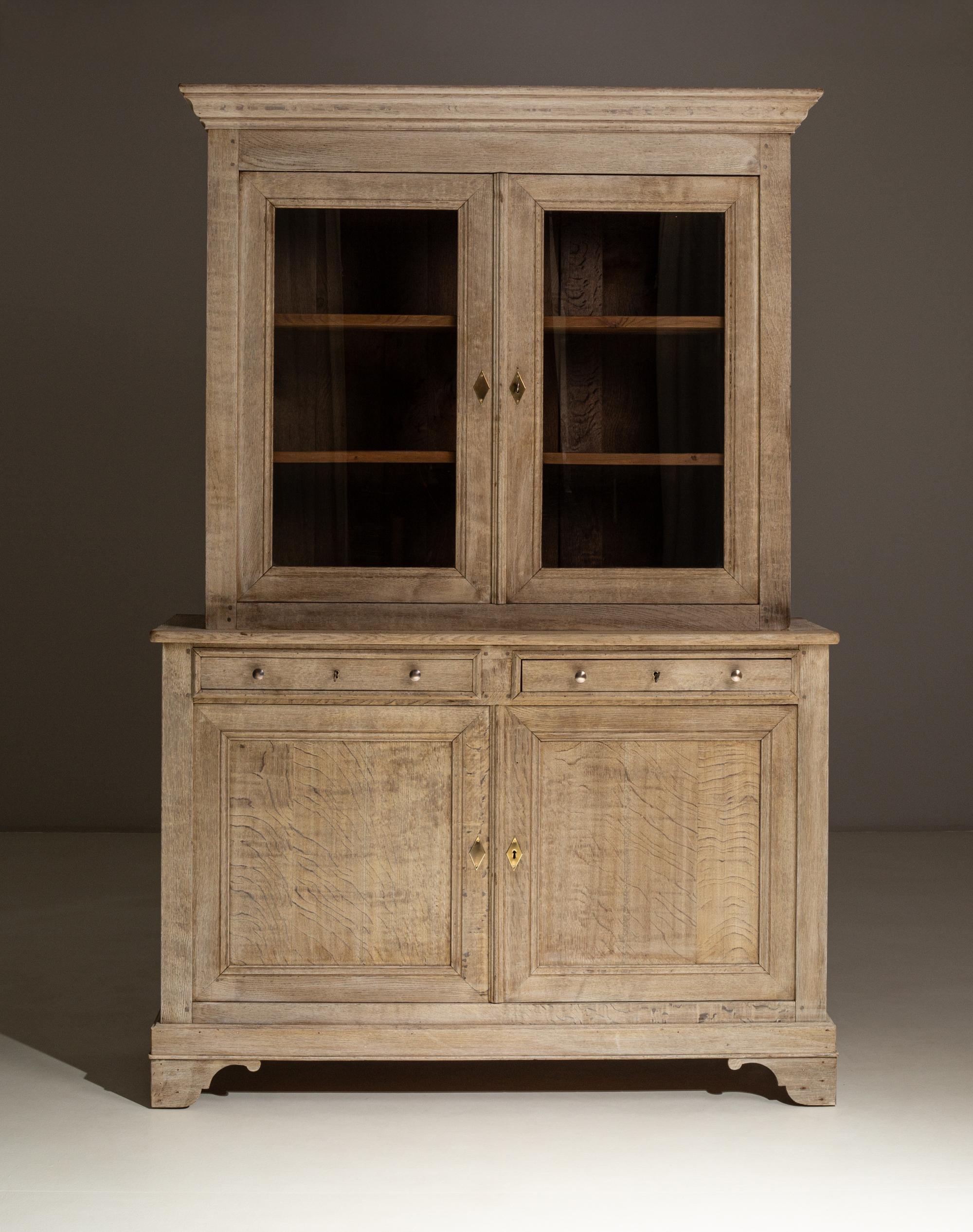 1880s French Provincial Oak Vitrine en venta 3