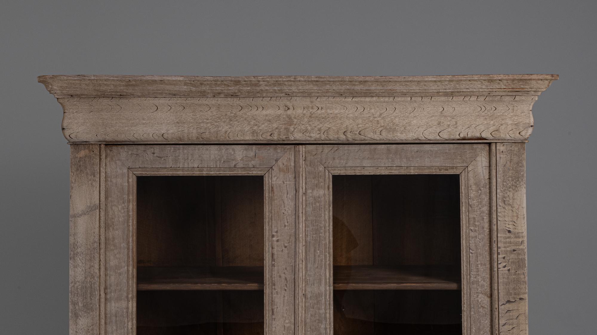 1880s French Provincial Oak Vitrine With Glass Doors Vidrio